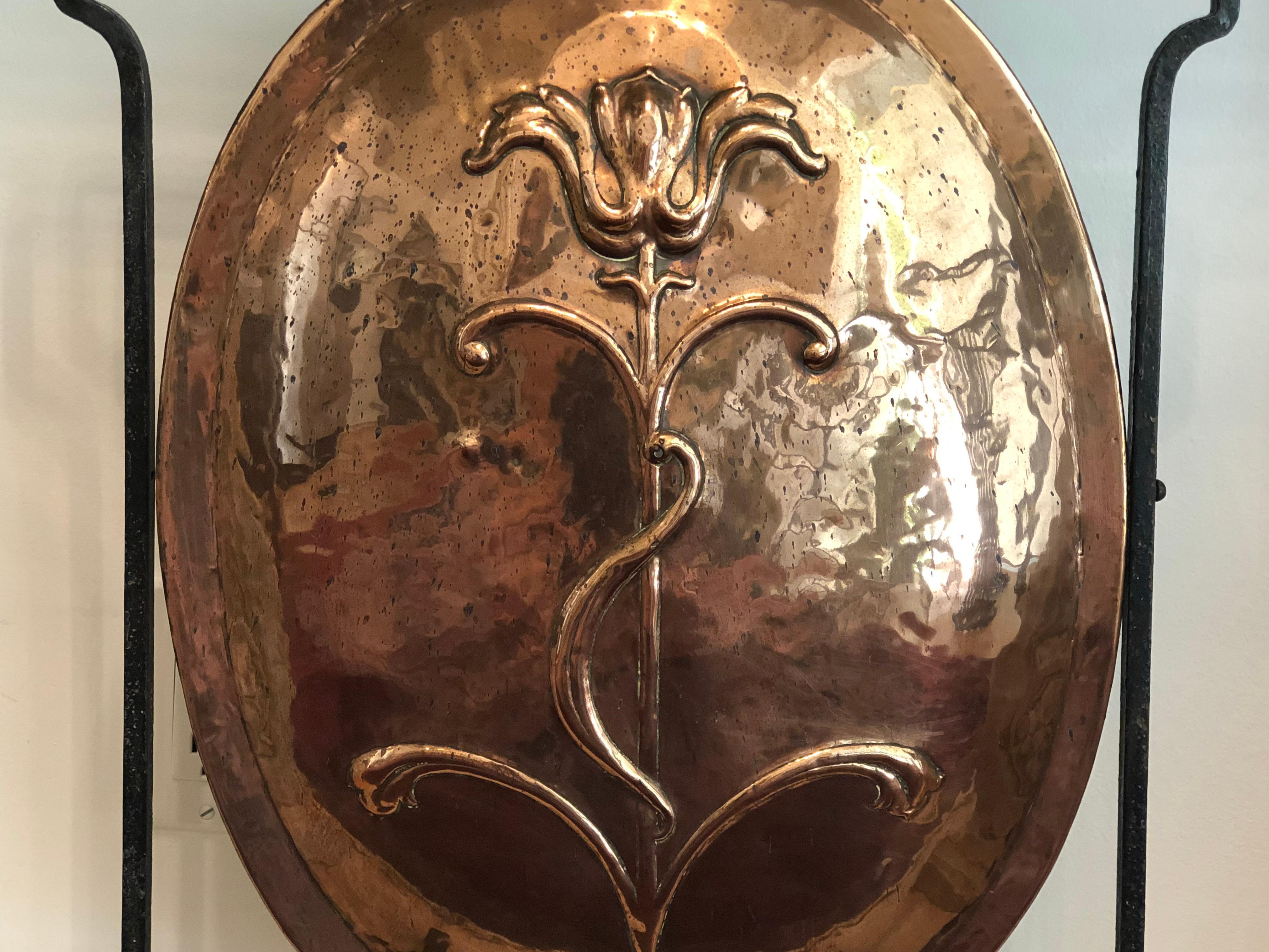 Viktorianischer Kaminschirm aus Kupfer und Eisen im Arts and Crafts-Stil (Englisch) im Angebot