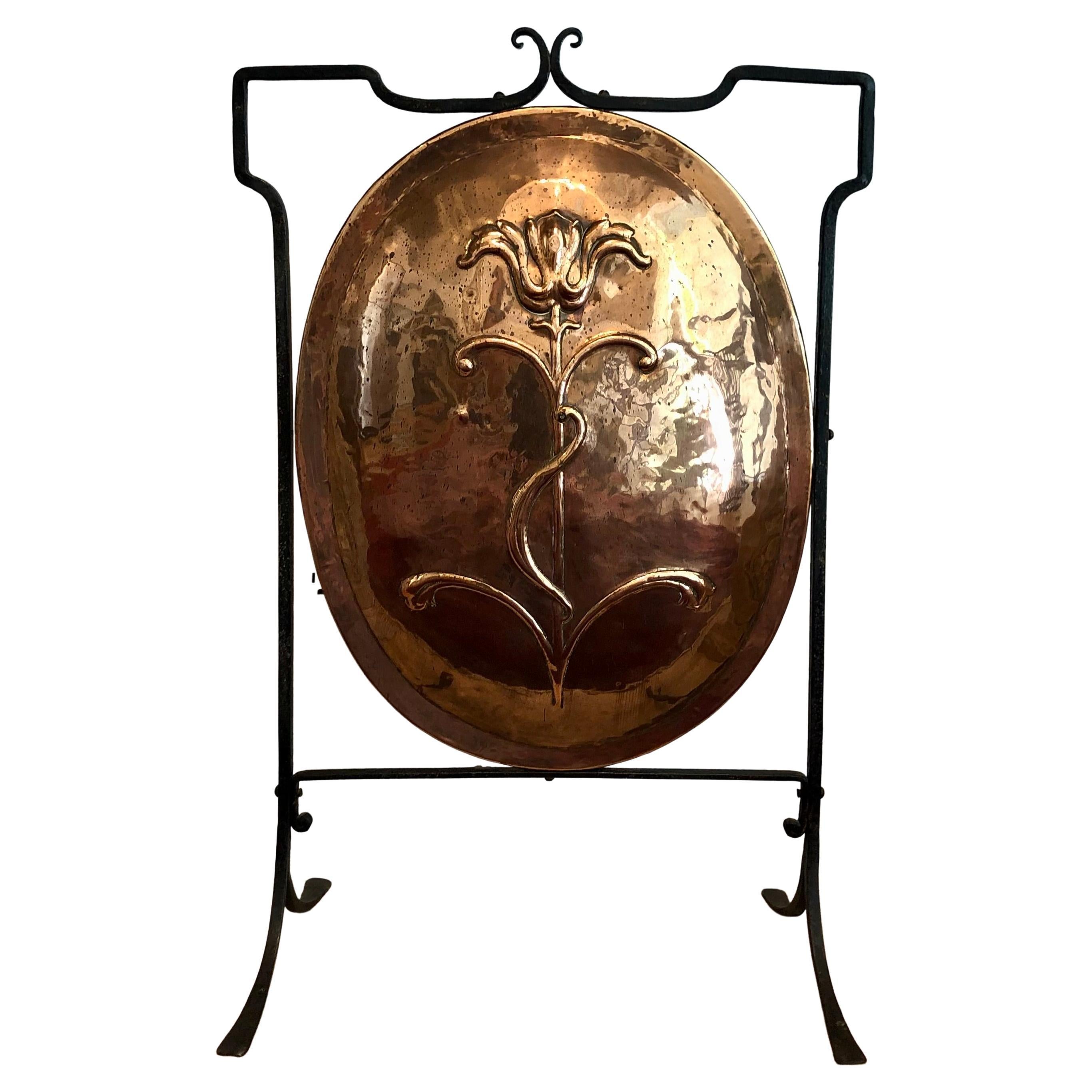Viktorianischer Kaminschirm aus Kupfer und Eisen im Arts and Crafts-Stil