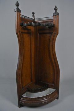 Stand de bâton d'angle Victorien Arts and Crafts en Oak et Bronze c. 1880