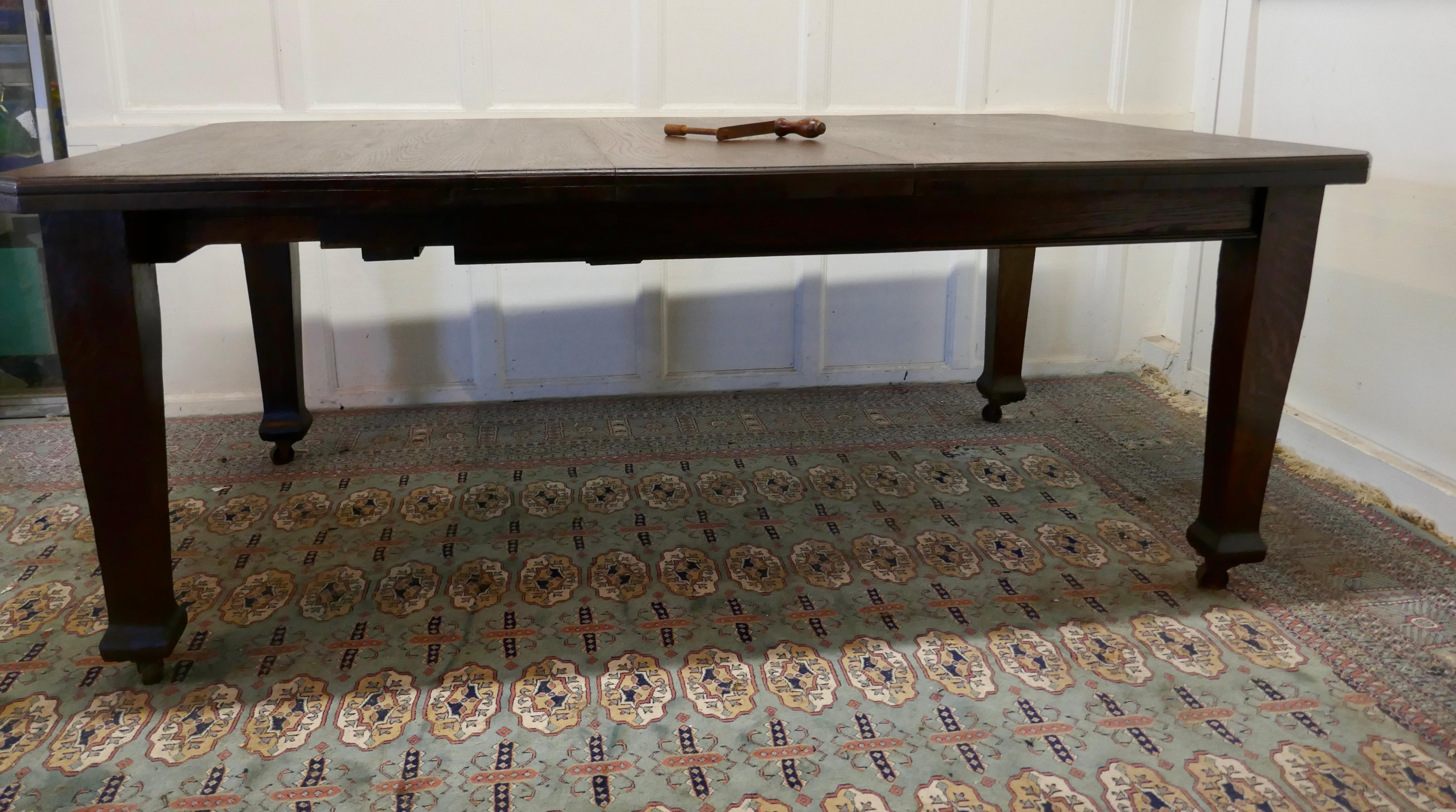 Viktorianischer Arts and Crafts Oak Wind Out Tisch, ausziehbarer Esstisch im Zustand „Gut“ im Angebot in Chillerton, Isle of Wight