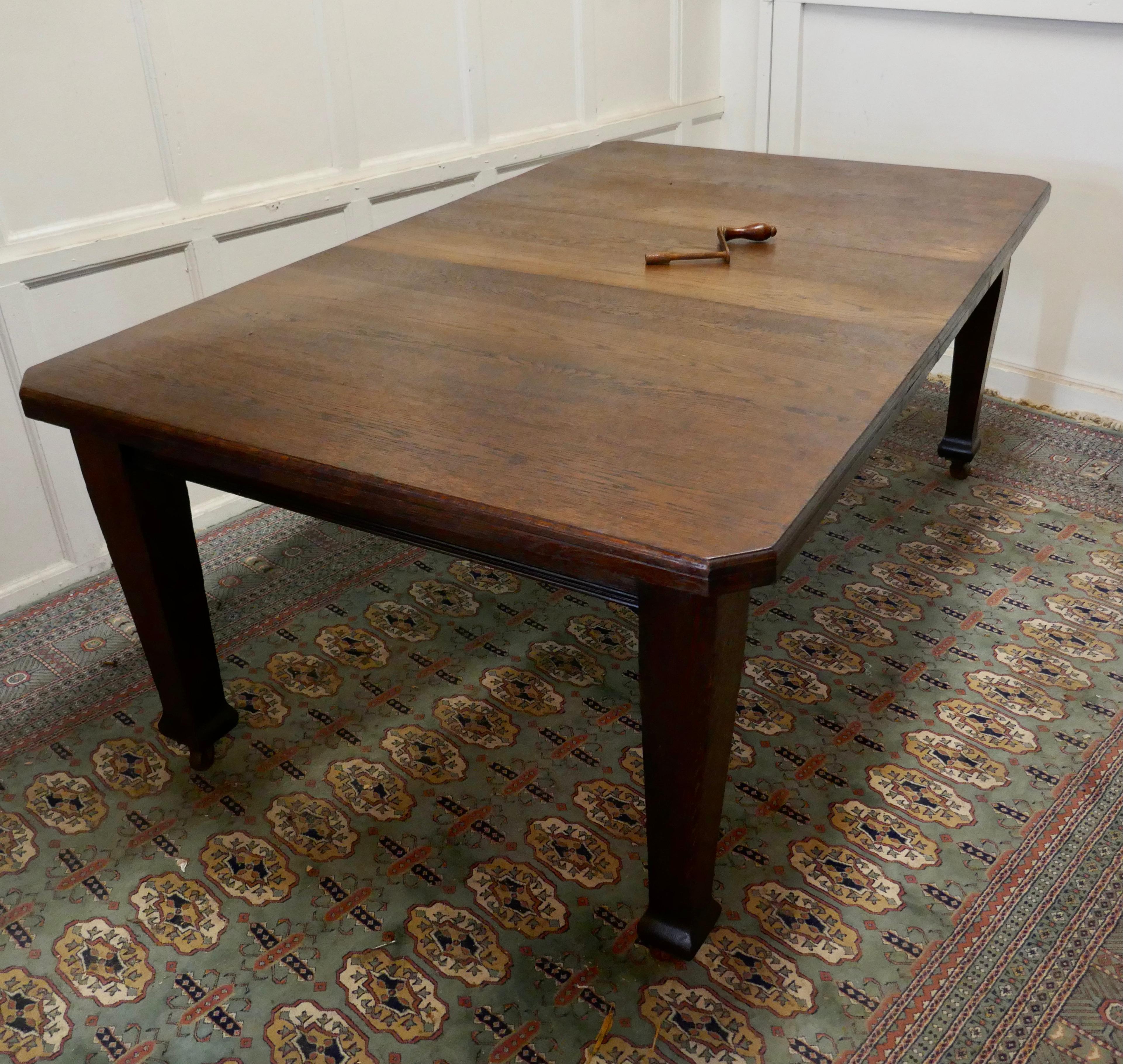 Victorian Arts and Crafts Oak Wind Out Table, Extending Dining Table 2