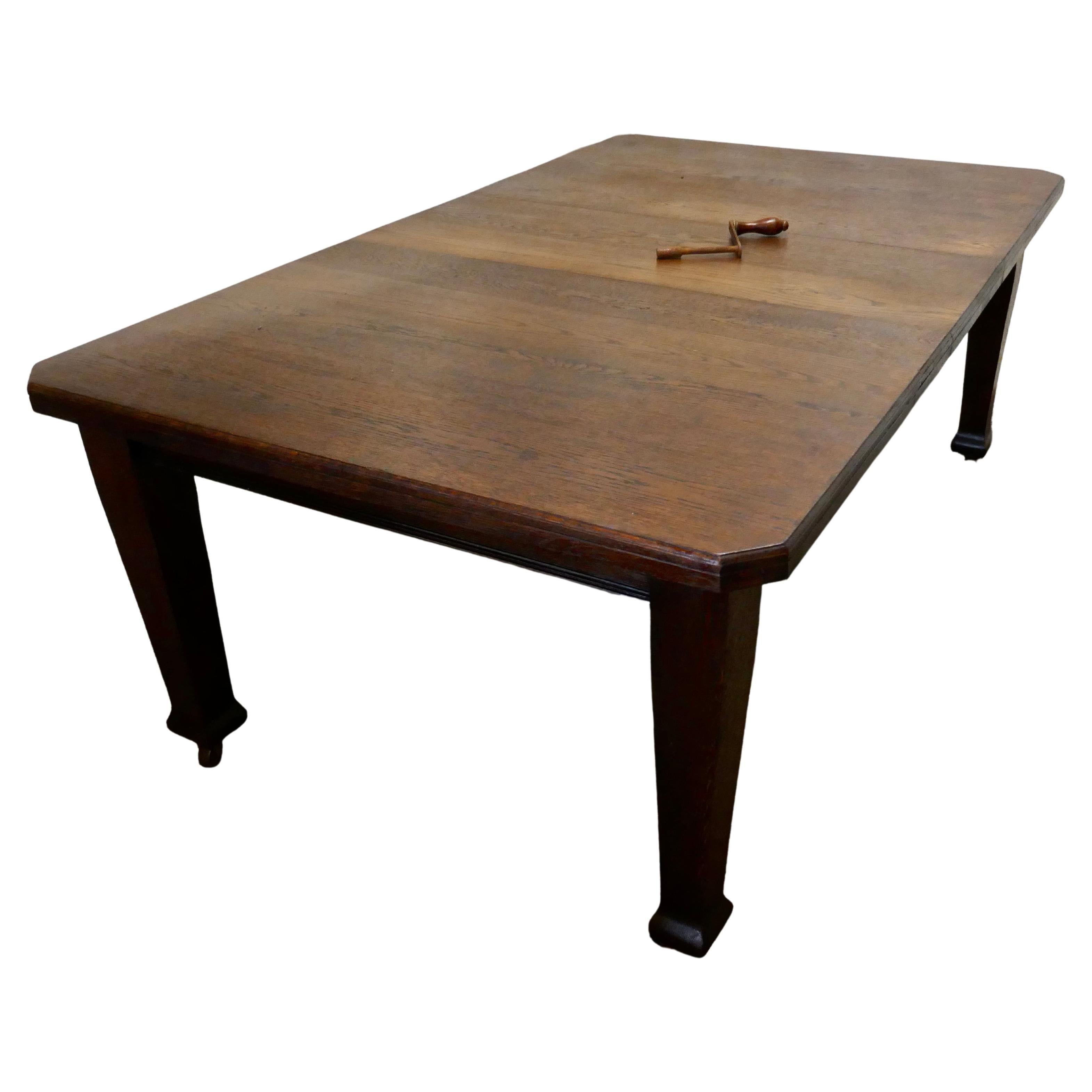 Viktorianischer Arts and Crafts Oak Wind Out Tisch, ausziehbarer Esstisch im Angebot