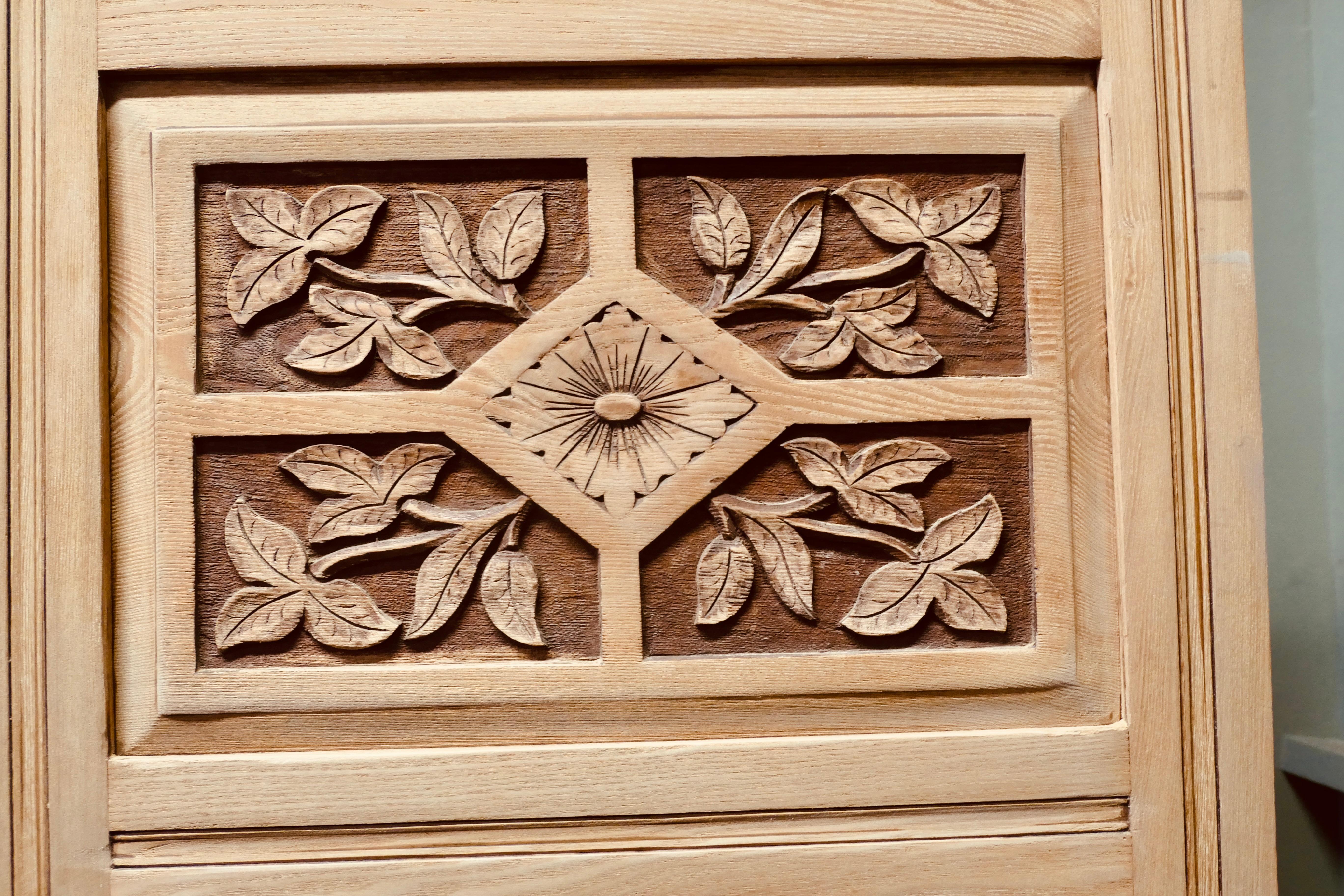 Armadio triplo in frassino vittoriano Arts & Crafts Compactum in vendita 1