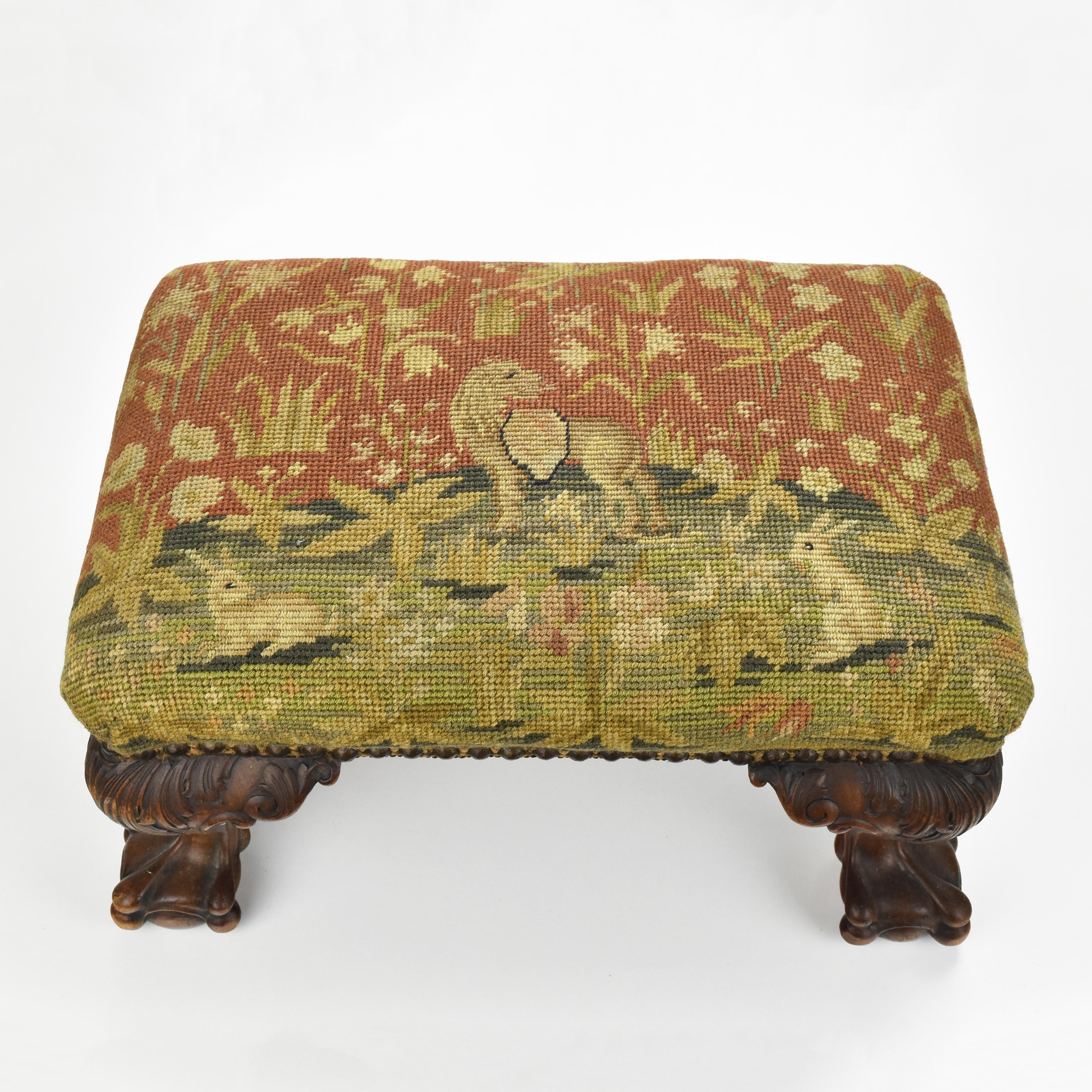 Victorian Aubusson Needlework Footstool Claw & Ball Carved Wood Foot Bench In Excellent Condition For Sale In Bad Säckingen, DE