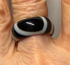 Anillo victoriano de ágata en banda c. 1870