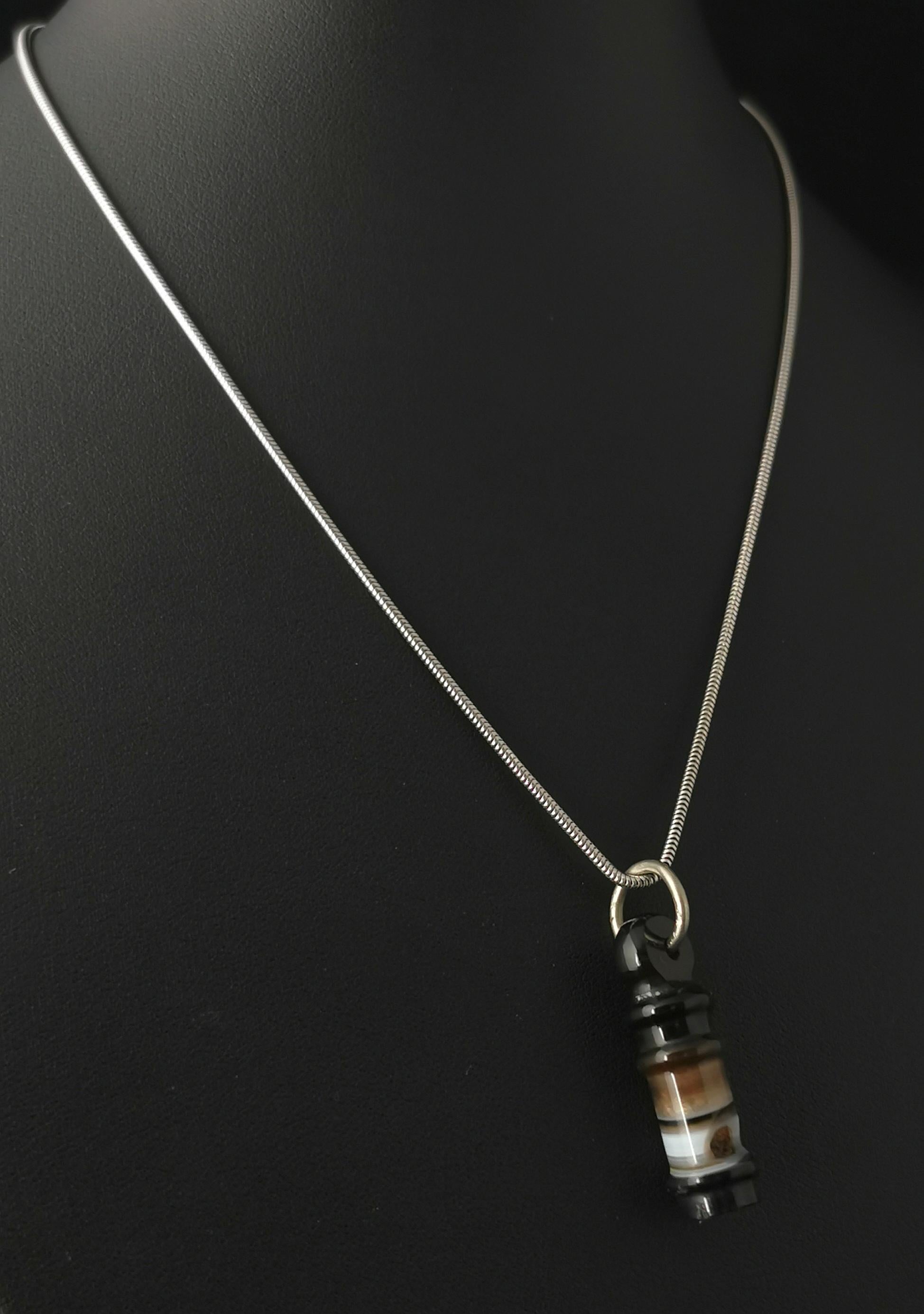Victorian Banded Agate Whistle Pendant, Vintage Silver Necklace In Fair Condition In NEWARK, GB