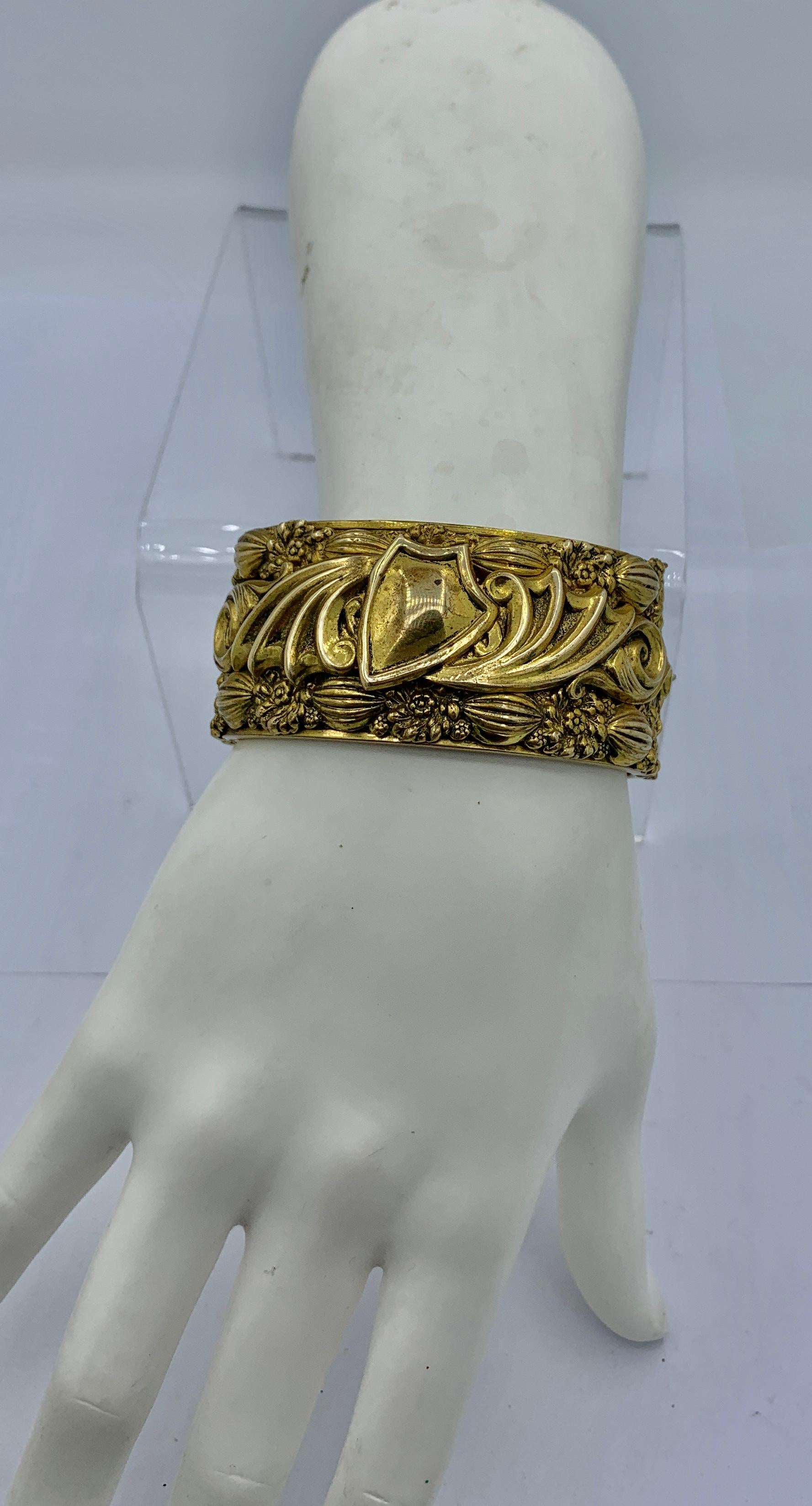 Victorian Bangle Bracelet Flower Motif Heavy Three Dimensional Gold Filled Rare In Good Condition For Sale In New York, NY