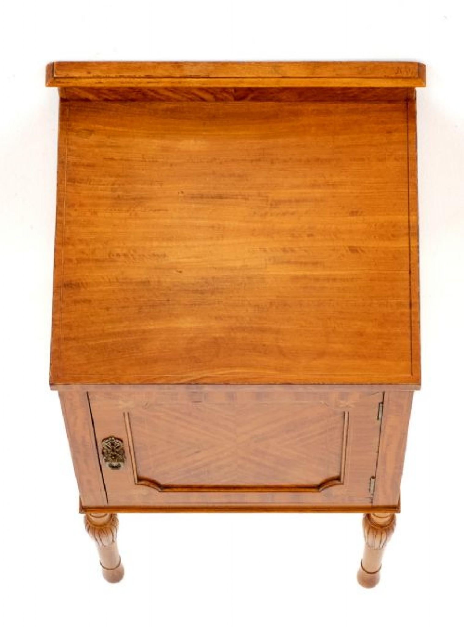 Victorian Bedside Chest Satinwood Nightstand, 1900 In Good Condition In Potters Bar, GB