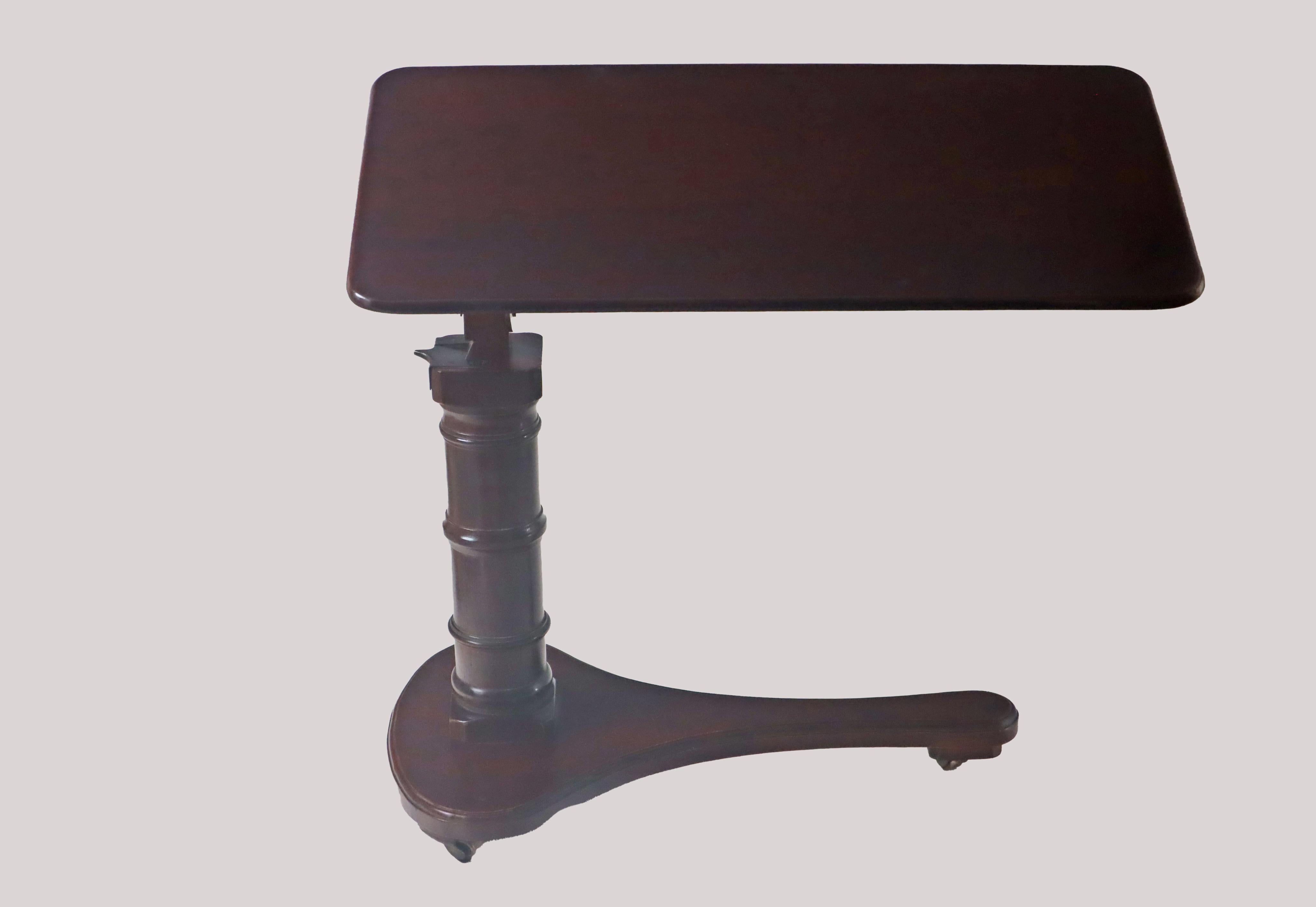 Victorian bedside table height adjustable in dark stained oak and brass For Sale 5