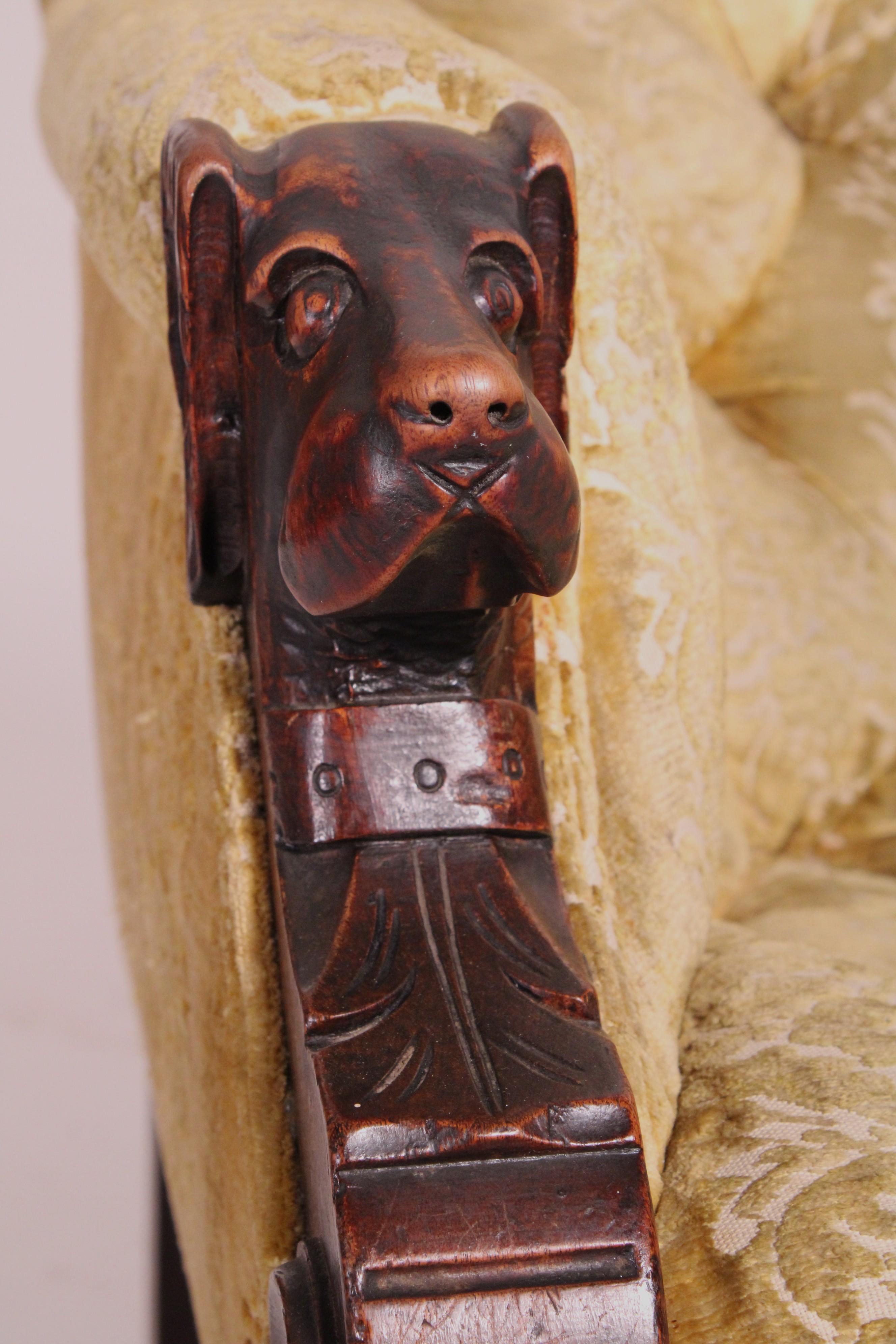 Victorian Bergere with Arms Ending in Carved Hound Heads in vendita 1