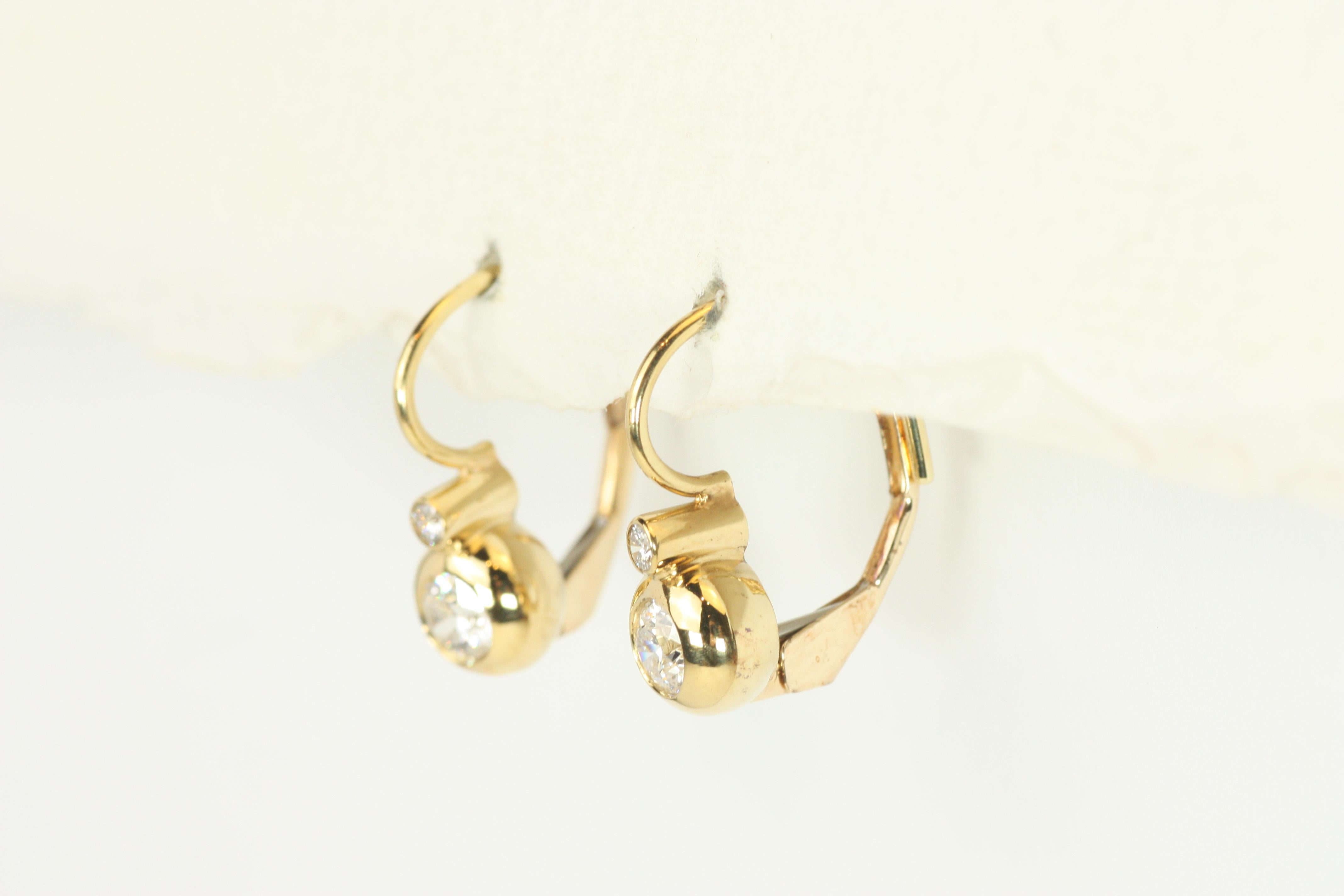 Artigiano Orecchini a castone vittoriani con diamanti in oro giallo 18 carati di Bracken Jewellers in vendita