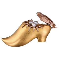 Victorian Bird in Shoe Brooch of 18k Gold