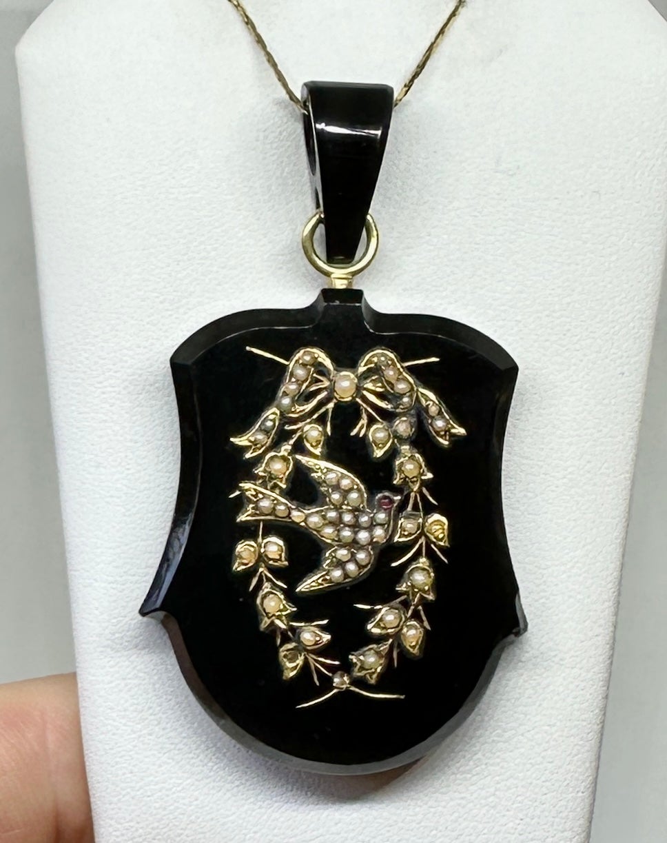 Victorian Bird Swallow Locket Necklace Flower Garland Ruby Pearl Gold Black Onyx In Good Condition In New York, NY