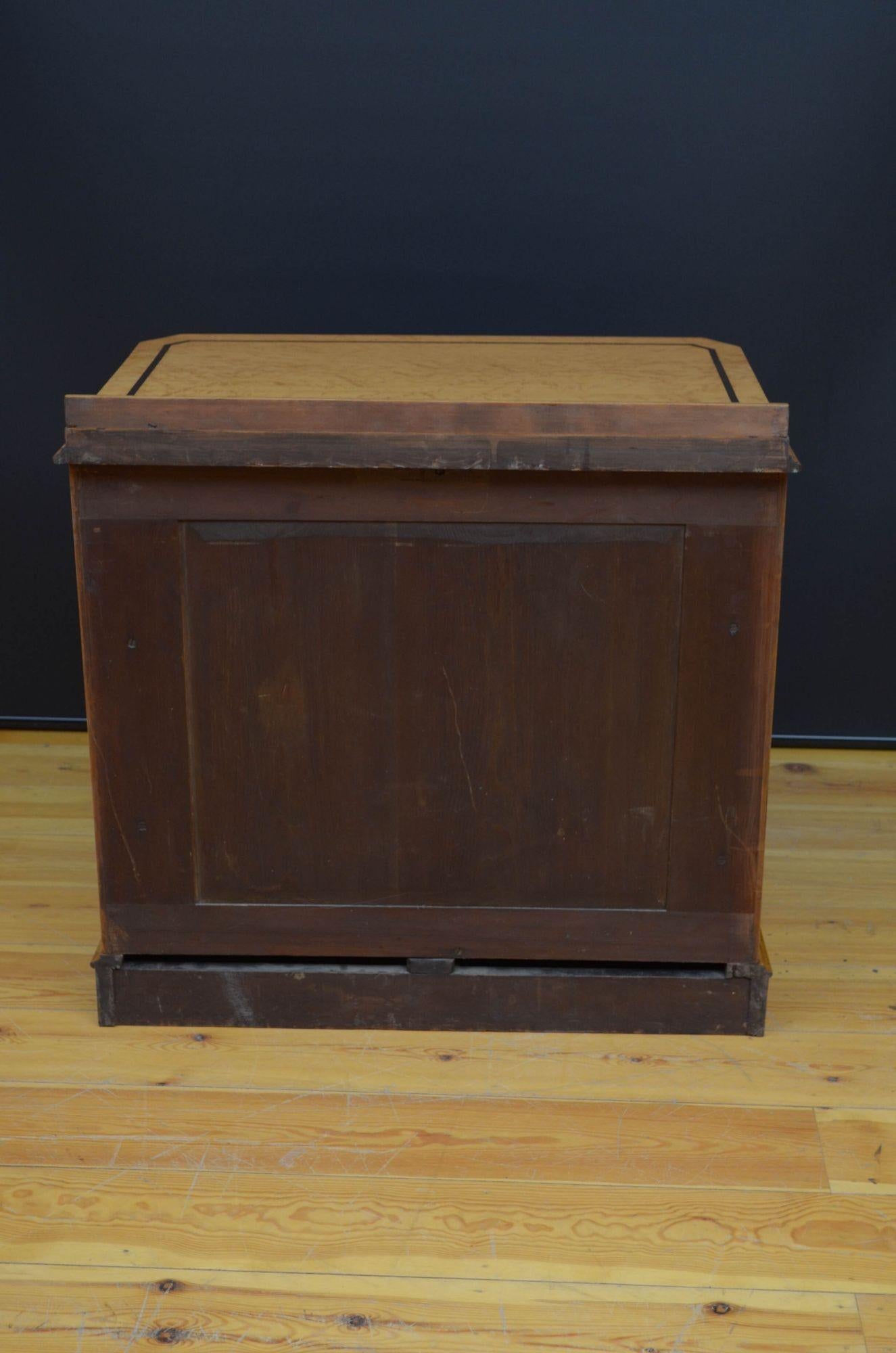 Victorian Bird's Eye Maple Chest of Drawers For Sale 8