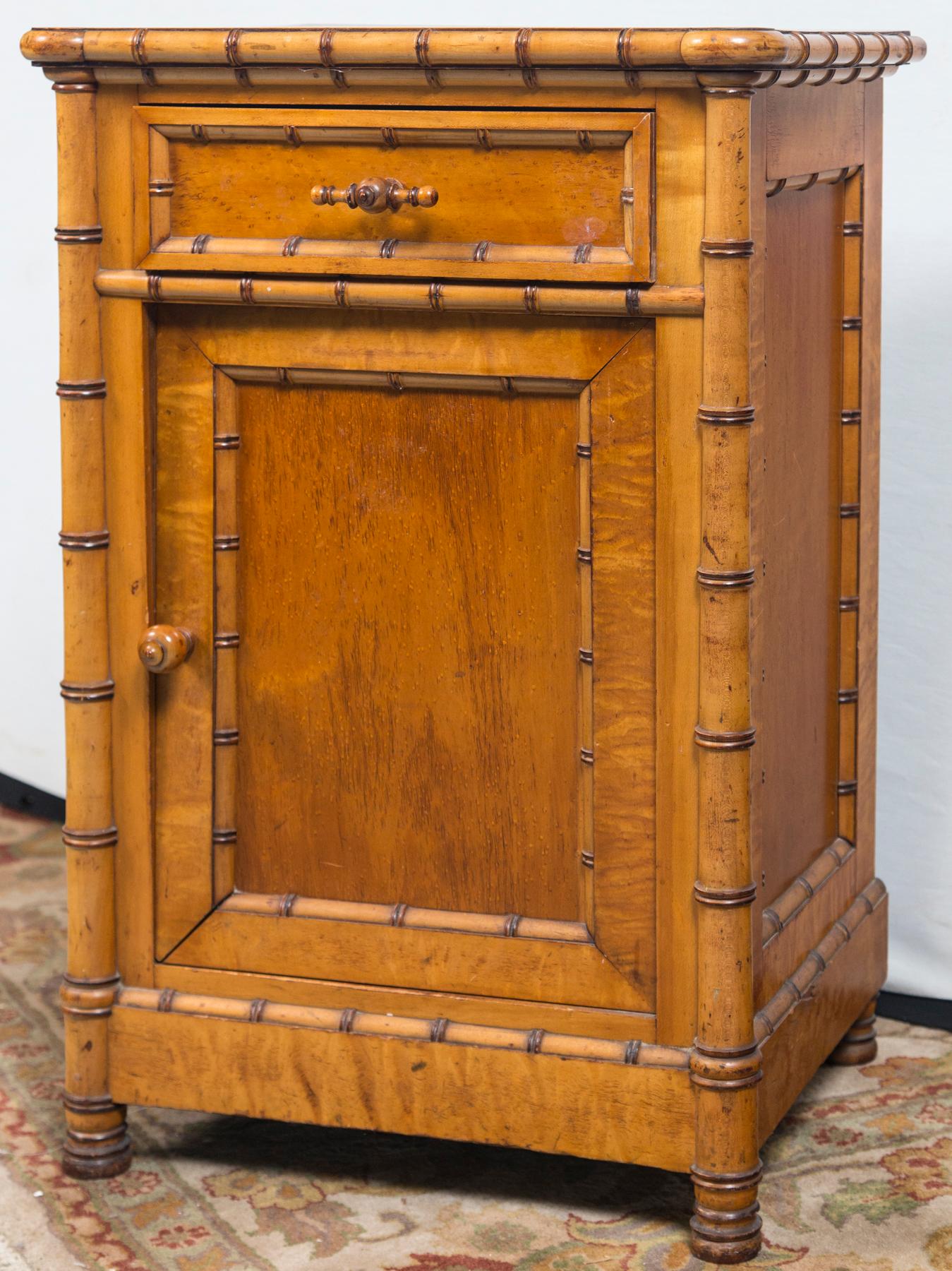 A very unique Victorian 19th century 5-piece bedroom set, circa 1890 or earlier the complete set is made of bird's-eye
maple. All hardware is intact and original. Set consists of full-sized bed, nightstand, tall gentleman's chest of drawers, lady's