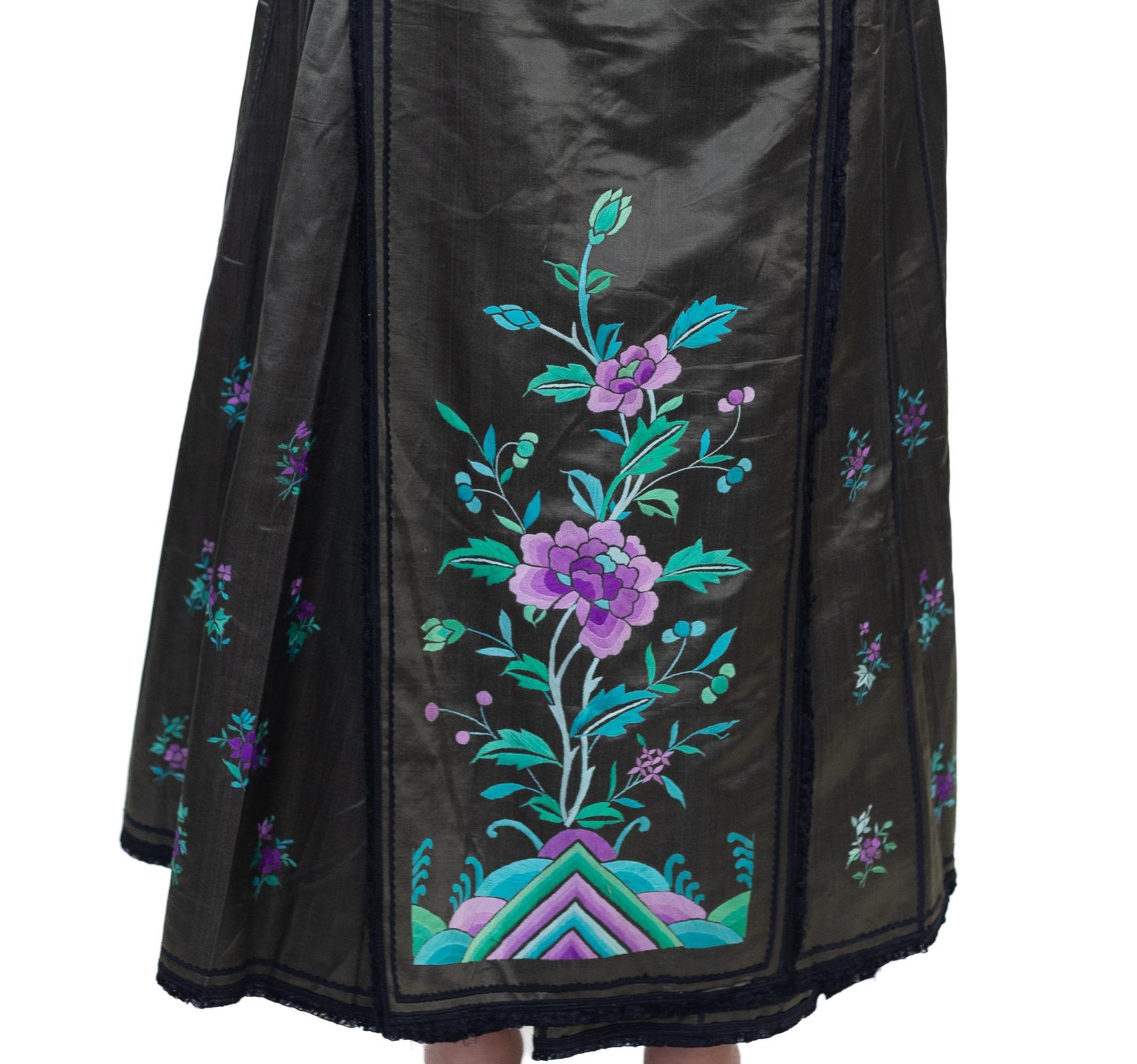Victorian Black Hand Embroidered Silk Antique Chinese Wrap Skirt For Sale 6