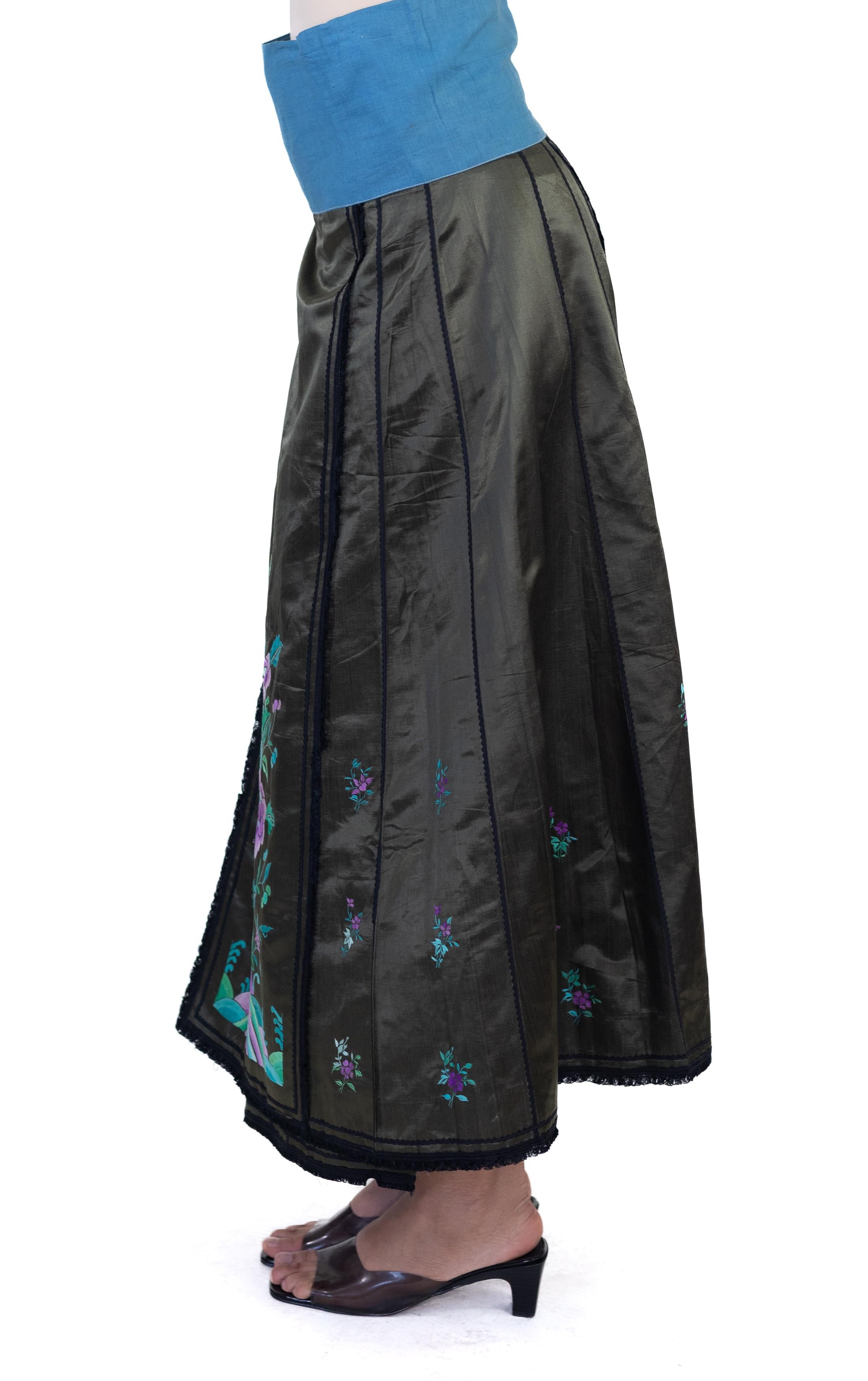 Victorian Black Hand Embroidered Silk Antique Chinese Wrap Skirt In Excellent Condition For Sale In New York, NY