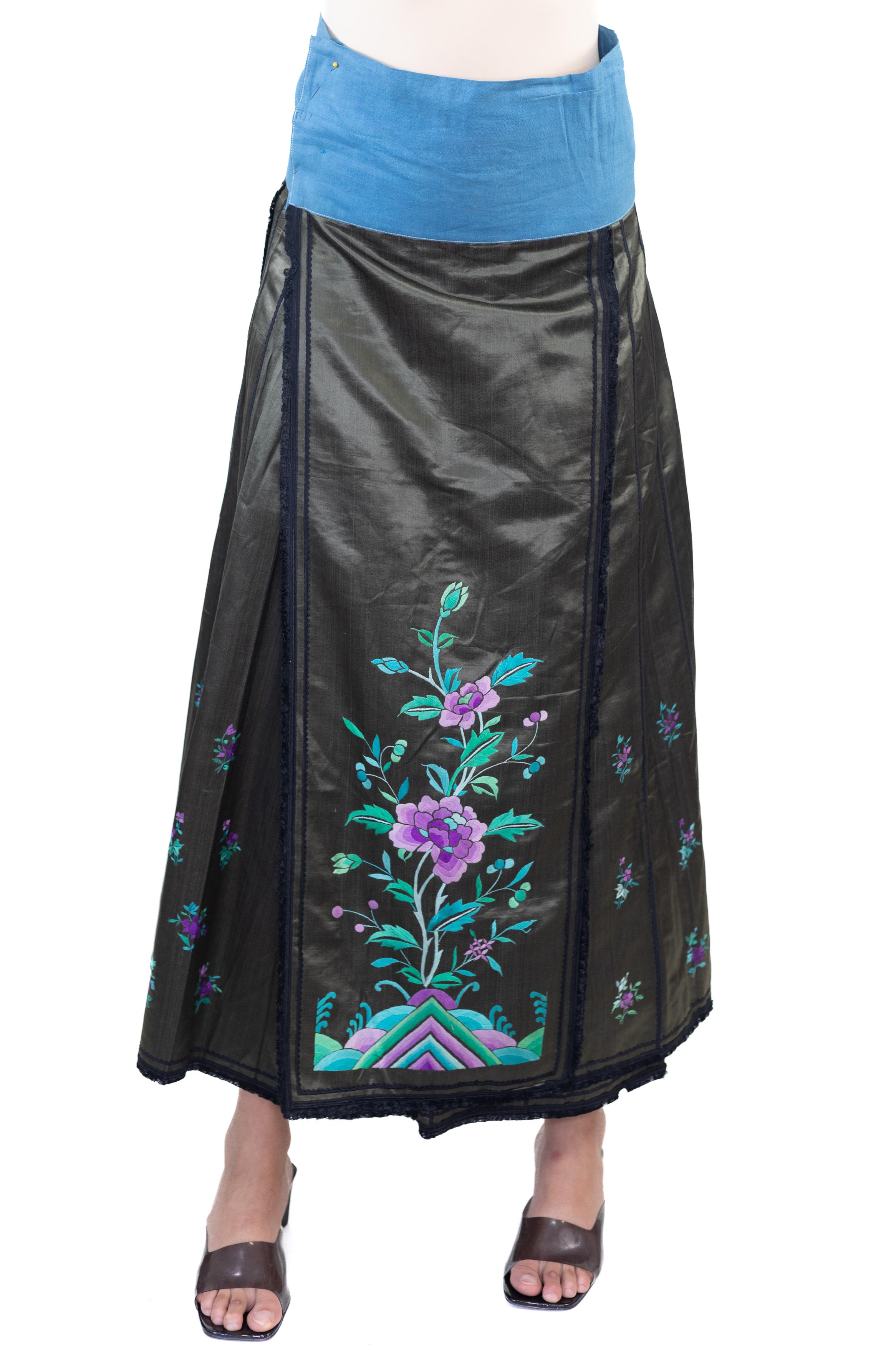 Victorian Black Hand Embroidered Silk Antique Chinese Wrap Skirt For Sale 3