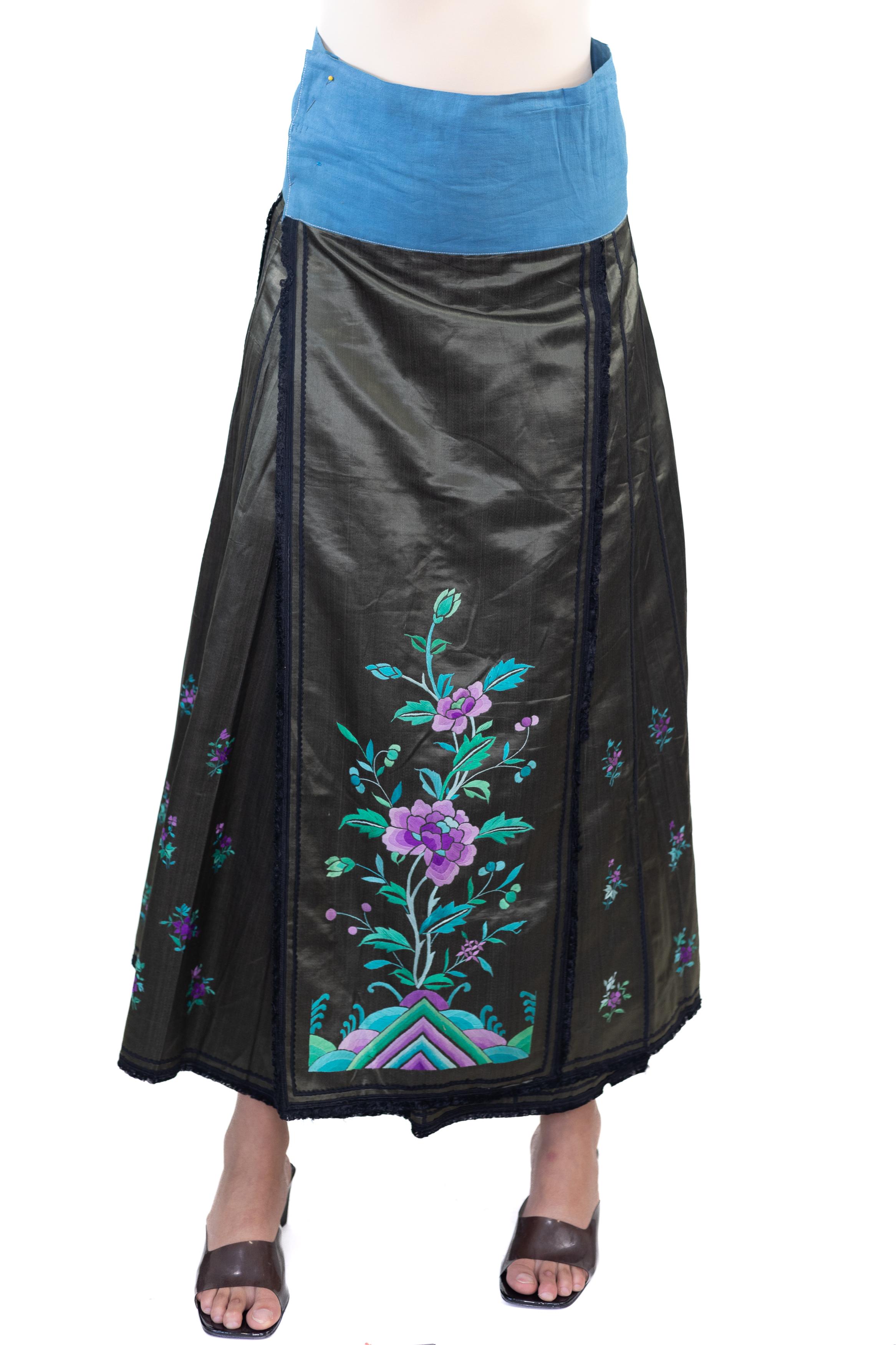 Victorian Black Hand Embroidered Silk Antique Chinese Wrap Skirt For Sale 4