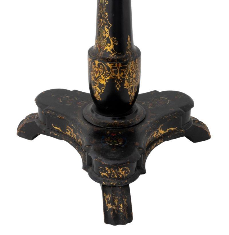 XIXe siècle Table victorienne en nacre laquée noire en vente