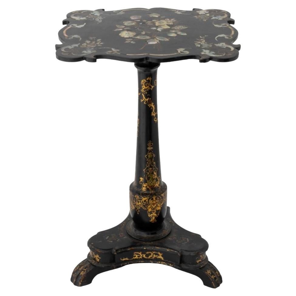 Table victorienne en nacre laquée noire