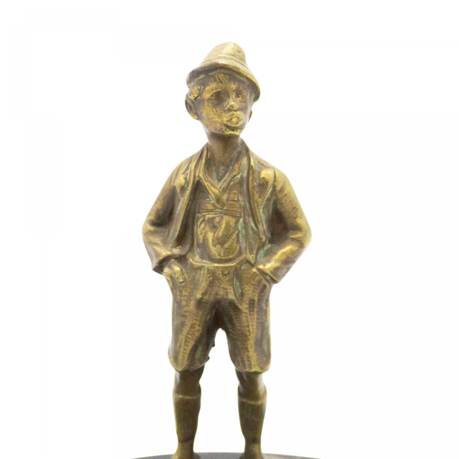 Viktorianischer Aschenbecher aus schwarzem Marmor mit Figur (amerikanisch) im Angebot