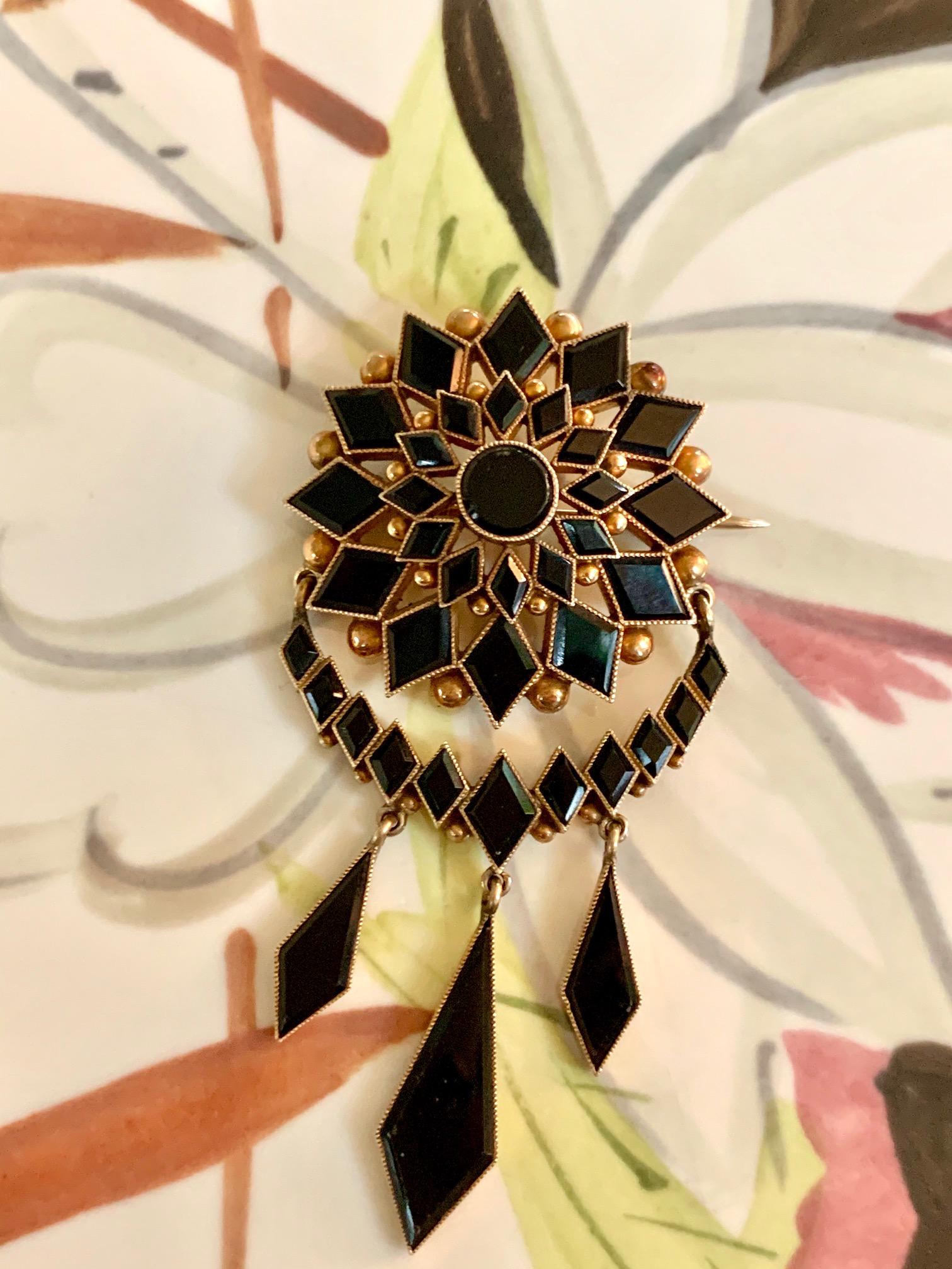 Women's Victorian Black Onyx 14 Karat Yellow Gold Brooch Pin
