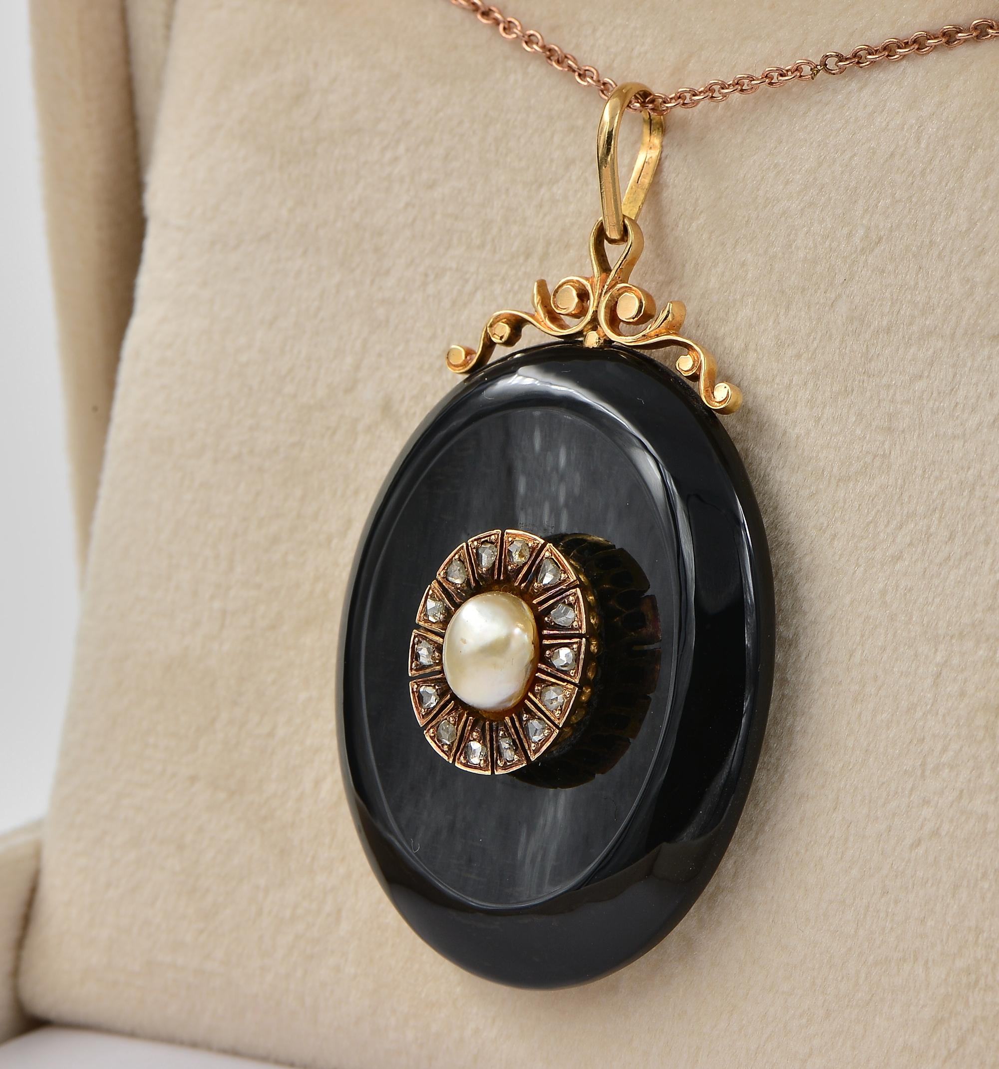 Victorian Black Onyx Natural Pearl Diamond 18 Kt Locket Pendant In Good Condition For Sale In Napoli, IT