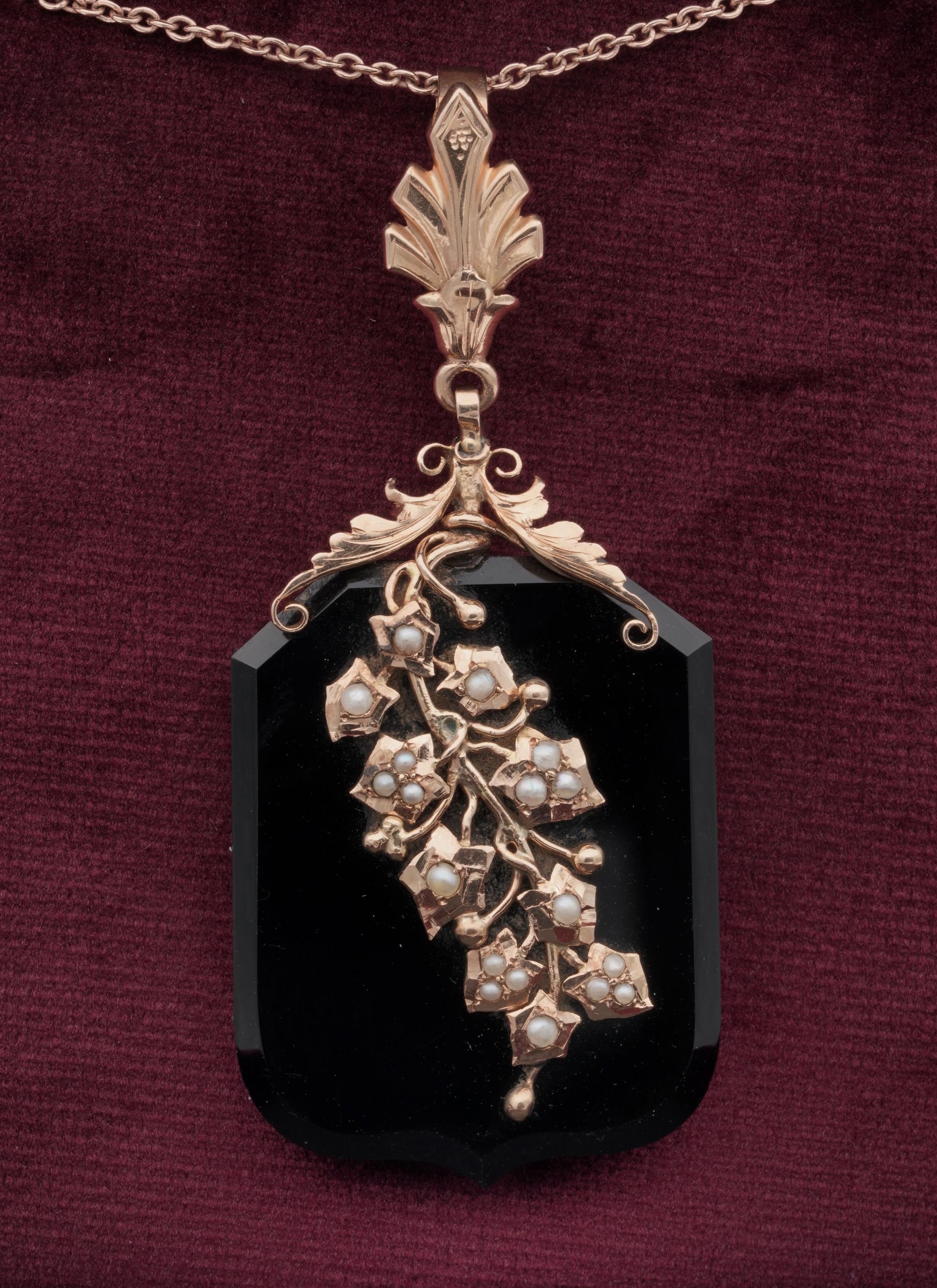 Love Remembrance Keeper

A lovely Victorian example of Black Onyx locket beautifully hand carved into an unusual shield shape
Adorned with a rich drape of leaf work covering almost the whole front up of the locket, enriched with little natural