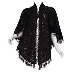 Cape manteau victorienne en soie et filet de coton avec applications Dolman