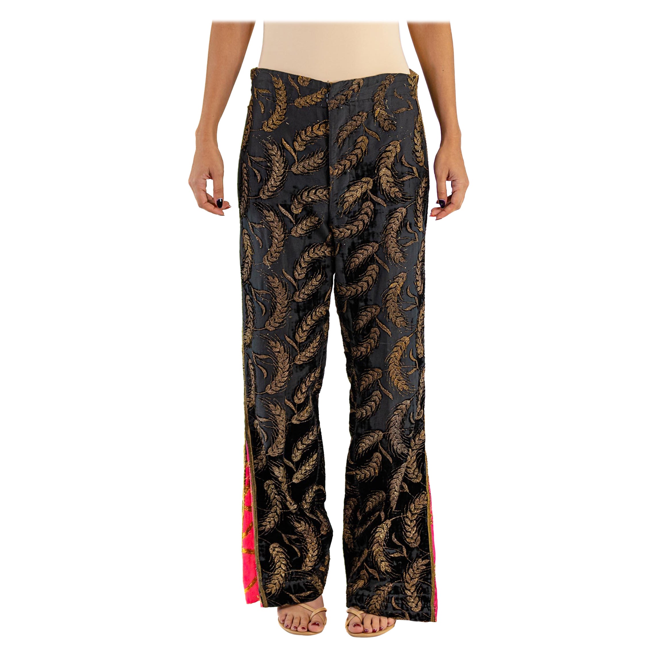 Pantalon victorien en soie noire et velours de coton brodé métallisé avec paire ancienne