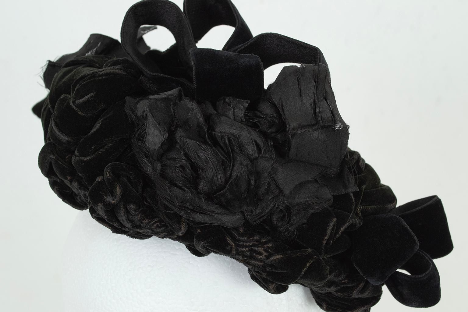 Victorian Black Velvet and Silk Rose Mourning Bonnet w Velvet Ties - O/S, 1880s For Sale 2