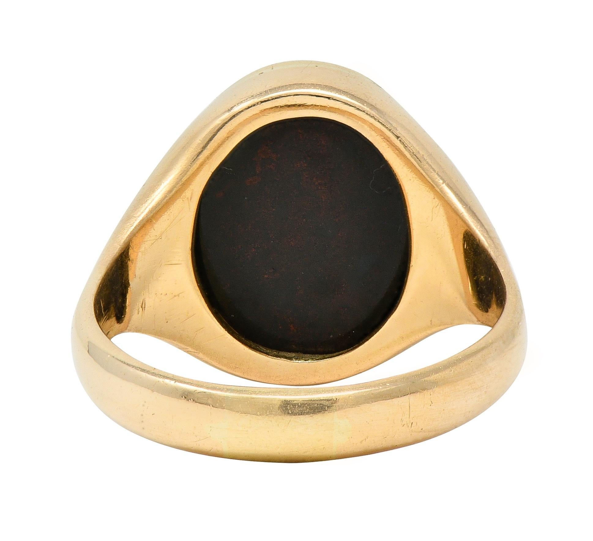 Victorian Bloodstone 18K Gold Heraldic Crest Antique Unisex Intaglio Signet Ring For Sale 1