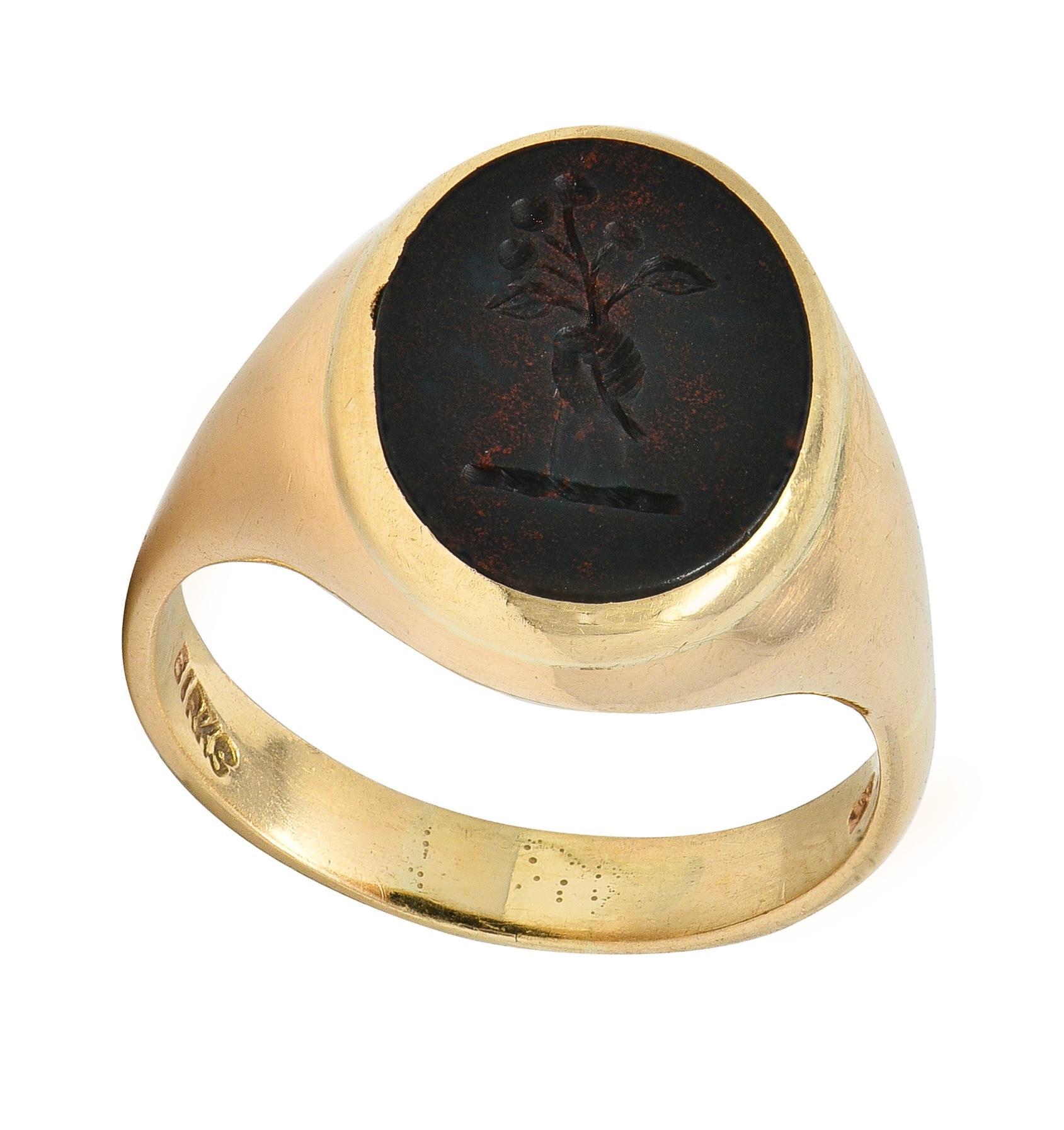 Victorian Bloodstone 18K Gold Heraldic Crest Antique Unisex Intaglio Signet Ring For Sale 5