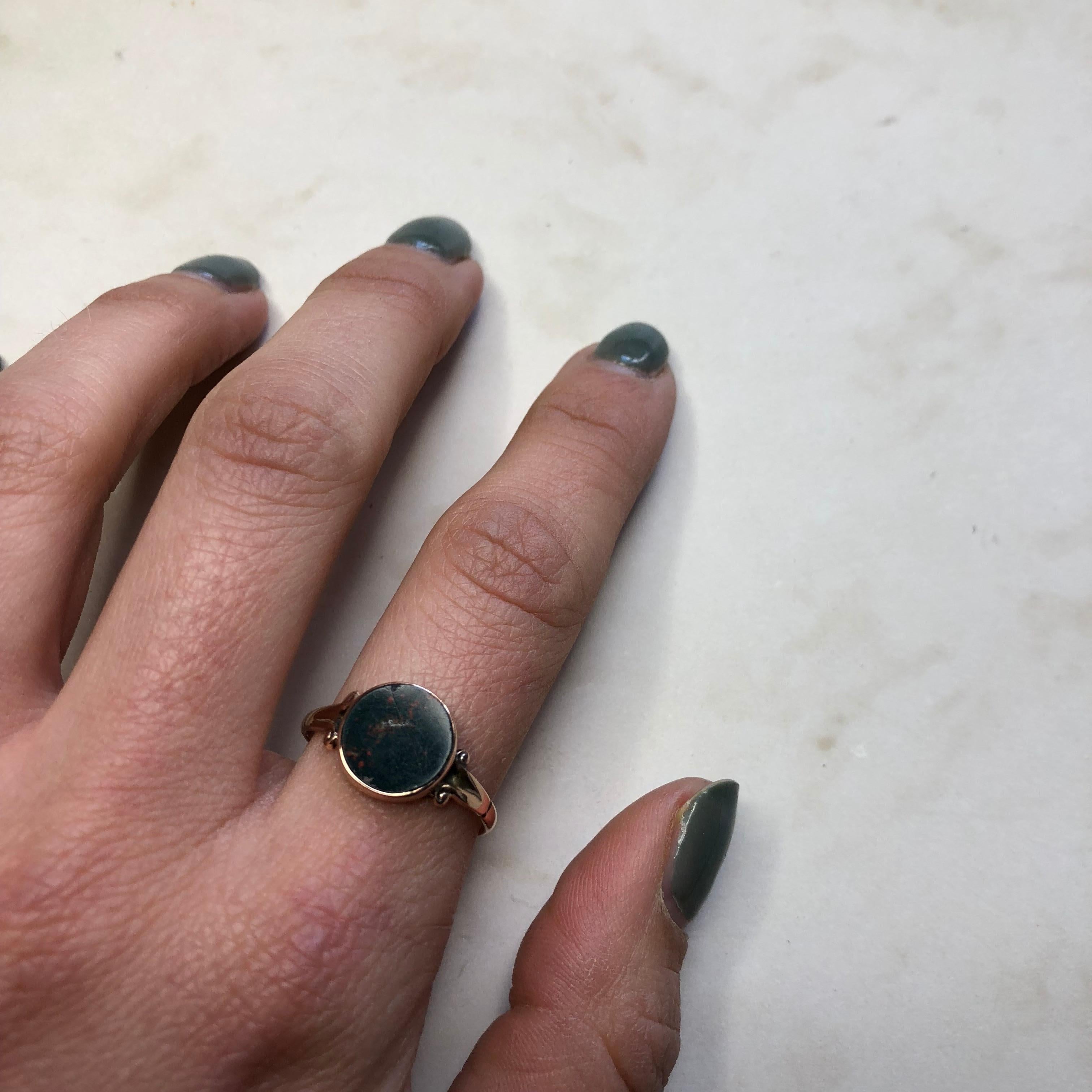 Victorian Bloodstone and 9 Carat Gold Ring 4