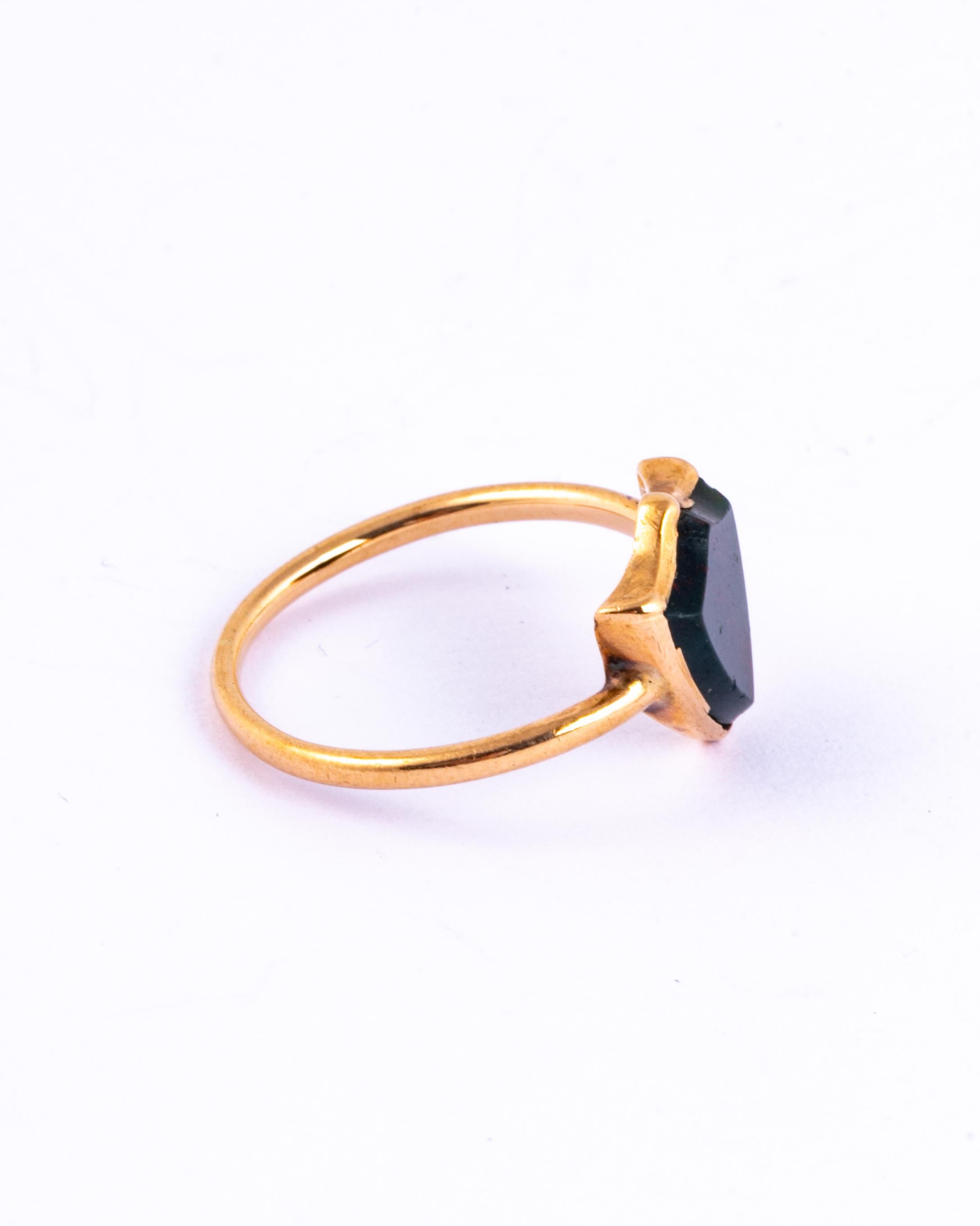 Victorian Bloodstone and 9 Carat Gold Signet Ring In Good Condition In Chipping Campden, GB