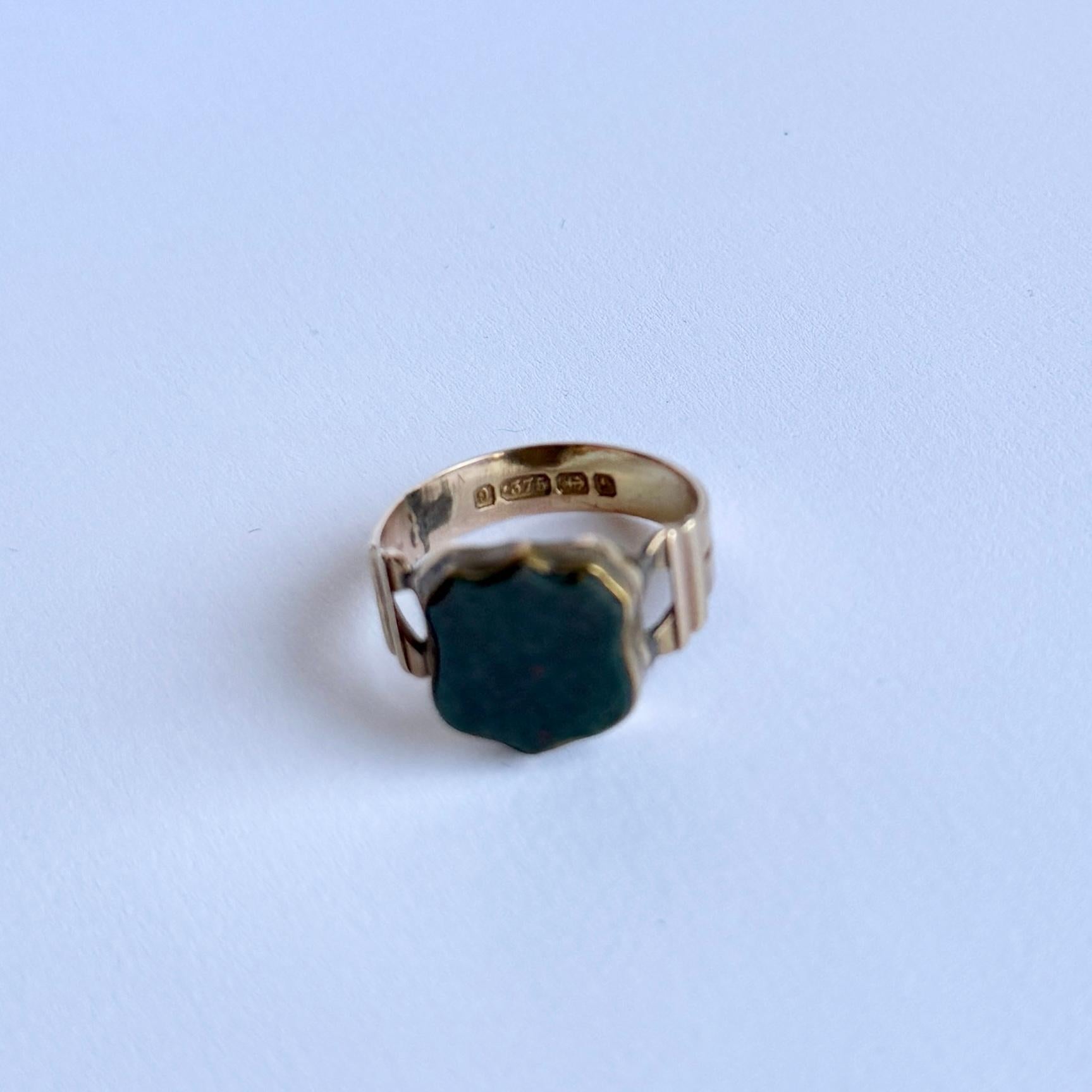 Women's or Men's Victorian Bloodstone and 9 Carat Gold Signet Ring For Sale