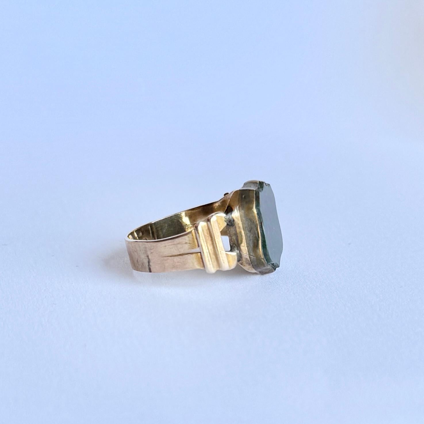 Victorian Bloodstone and 9 Carat Gold Signet Ring For Sale 1