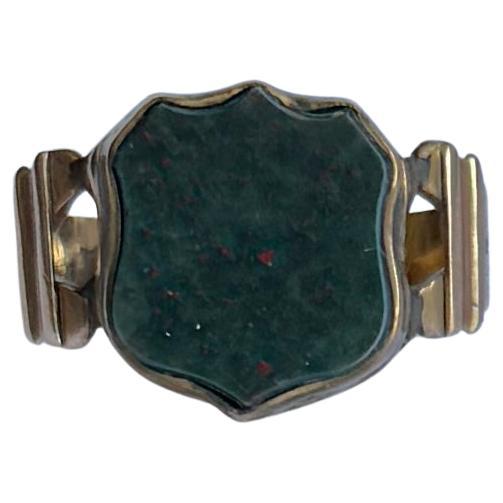 Anillo de sello victoriano de piedra de sangre y oro de 9 quilates