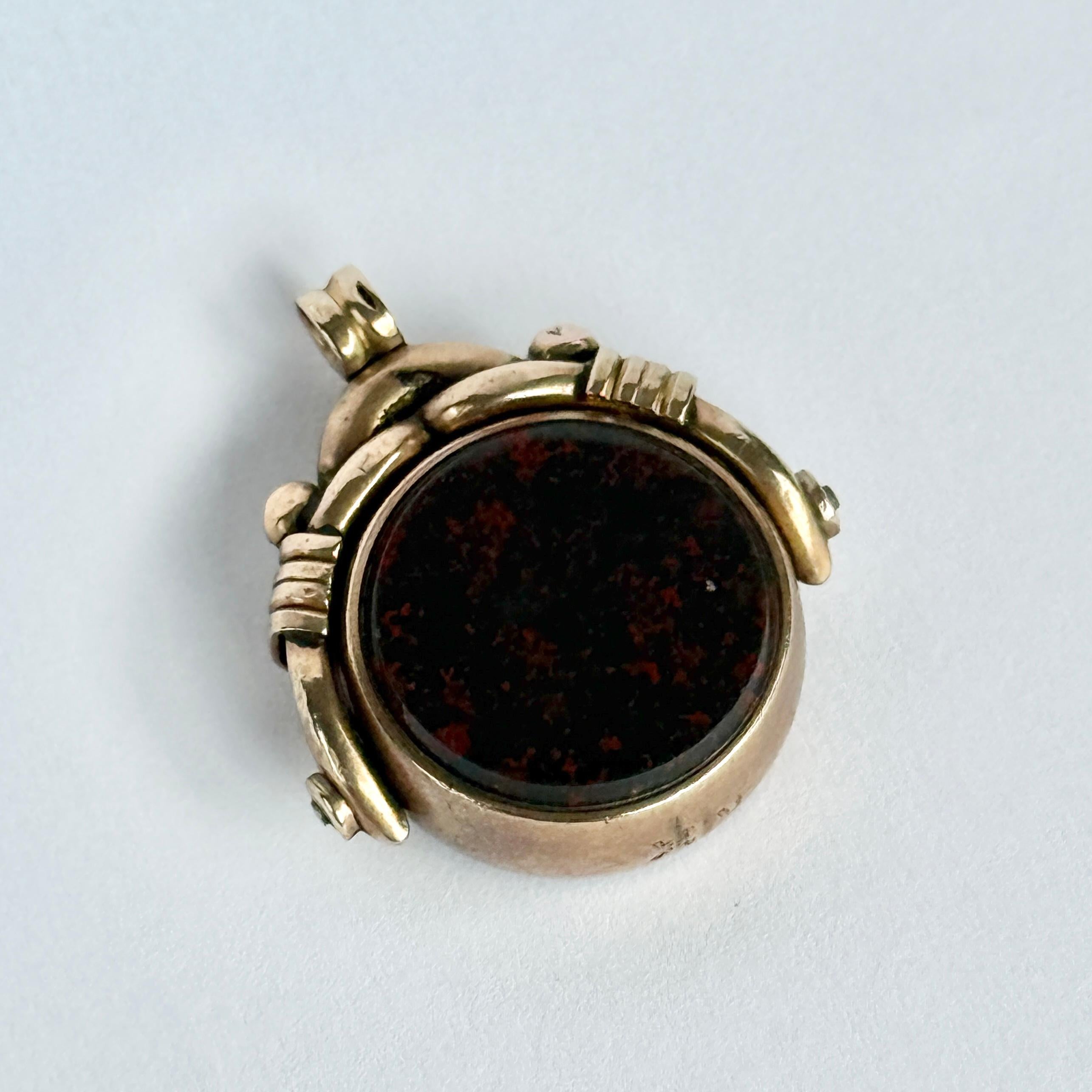 Women's or Men's Victorian Bloodstone and Carnelian 9 Carat Gold Spinning Fob For Sale