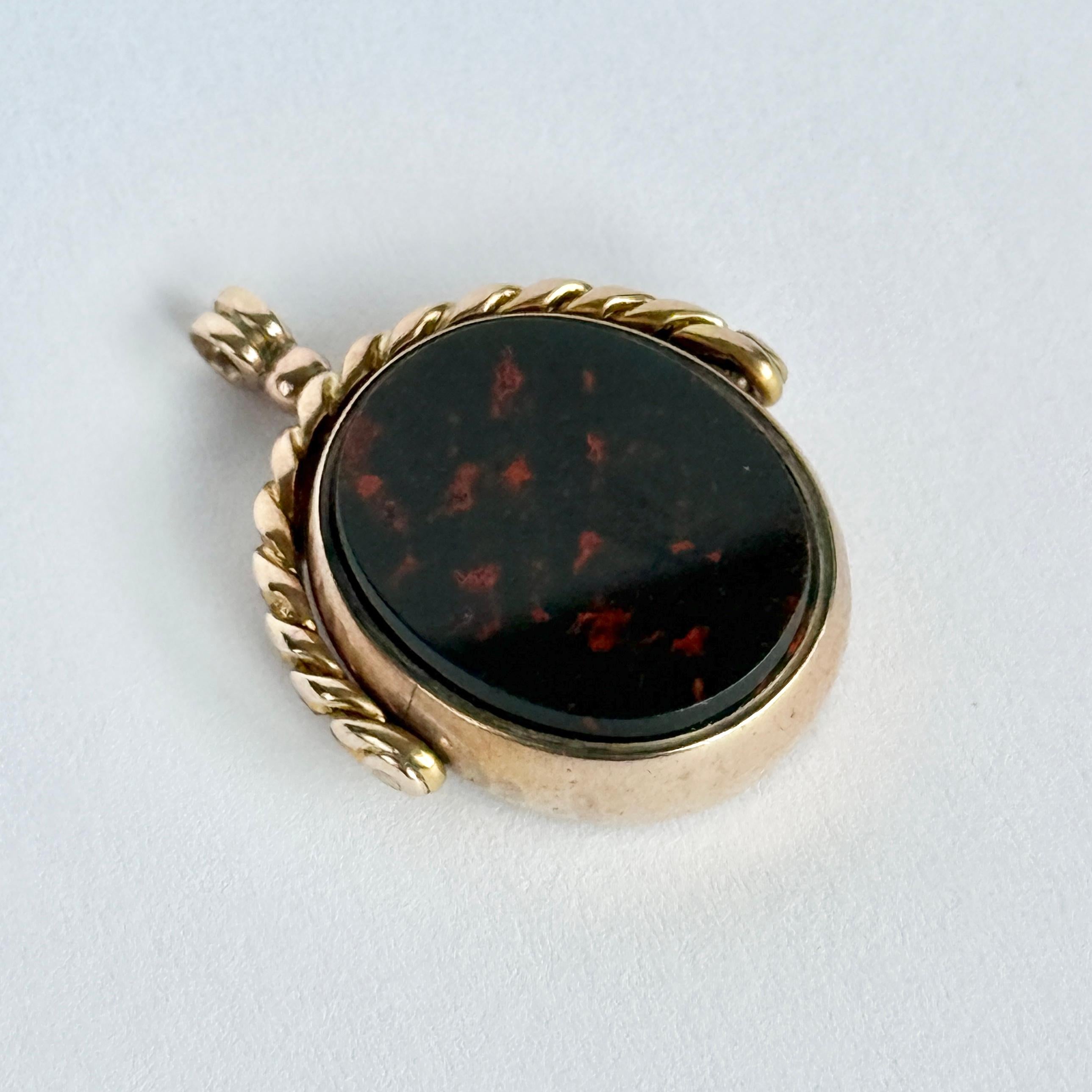Women's or Men's Victorian Bloodstone and Carnelian 9 Carat Gold Spinning Fob For Sale