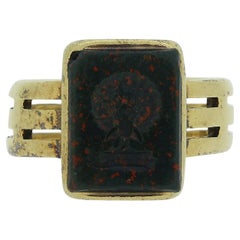 Bague de signet victorienne en intaille avec pierre de sang