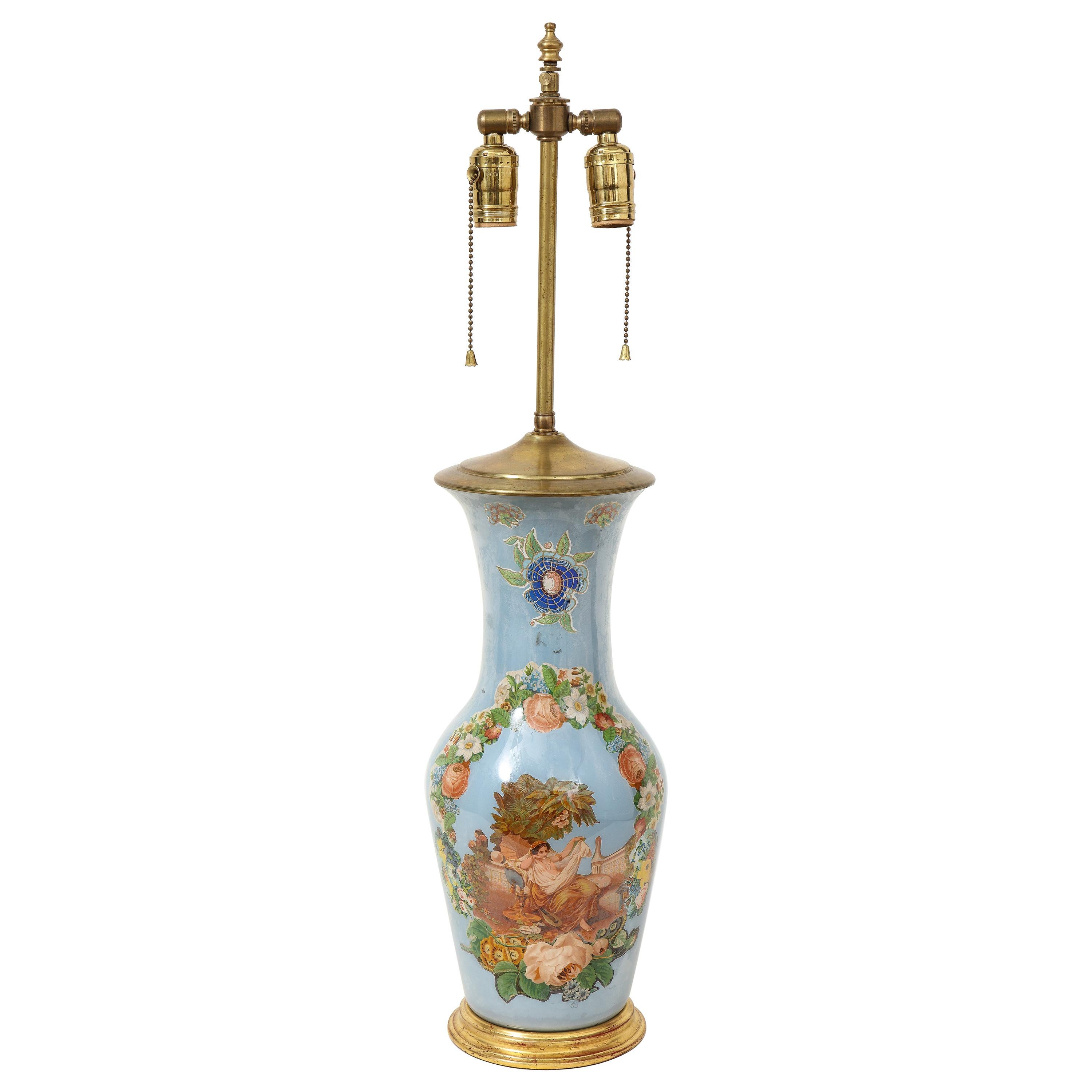 Viktorianische blaue Decalcomania Vase als Lampe montiert