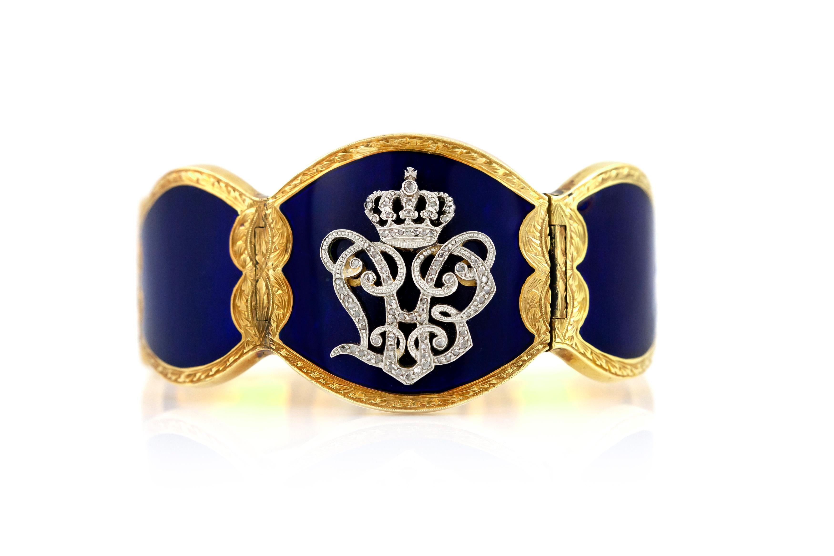 Victorian Blue Enamel 18 Karat Yellow Gold and Diamonds Bracelet In Excellent Condition For Sale In New York, NY