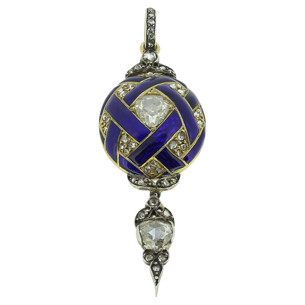 Ciondolo vittoriano a forma di medaglione con smalto blu e diamanti