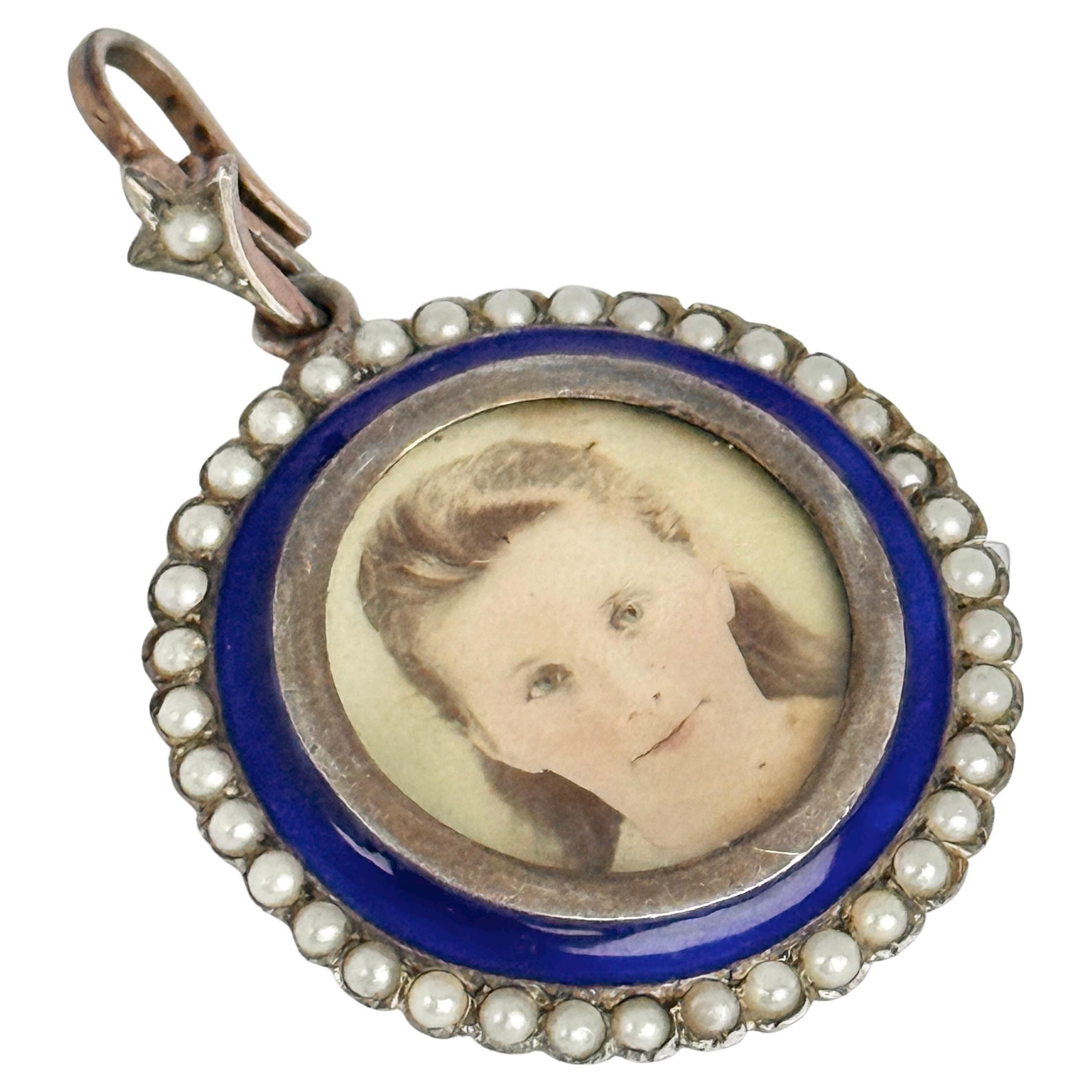 Ciondolo vittoriano in oro 9 carati con smalto blu e perle