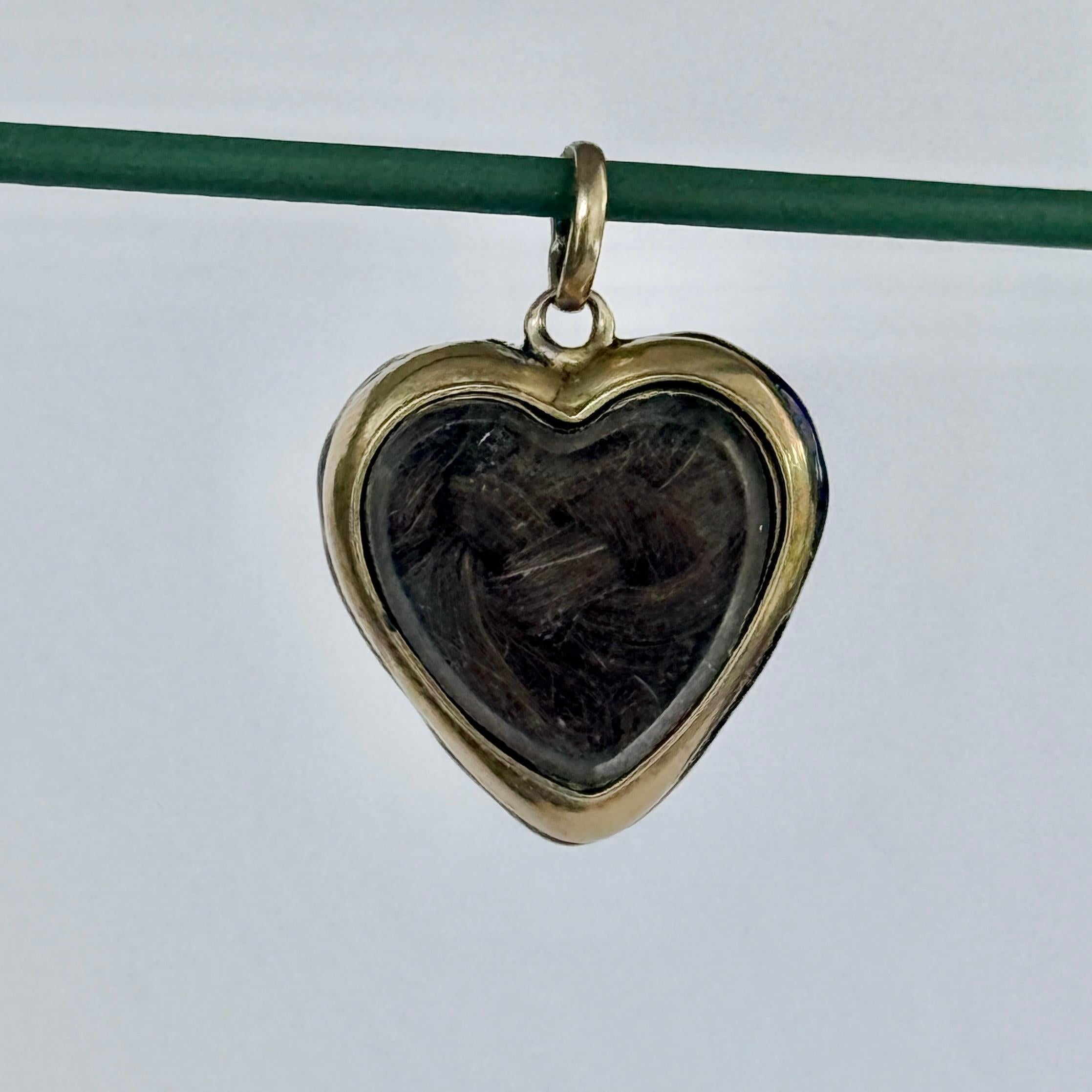 Grezzo Collana vittoriana con ciondolo a medaglione in oro 9 carati e smalto blu e perle in vendita