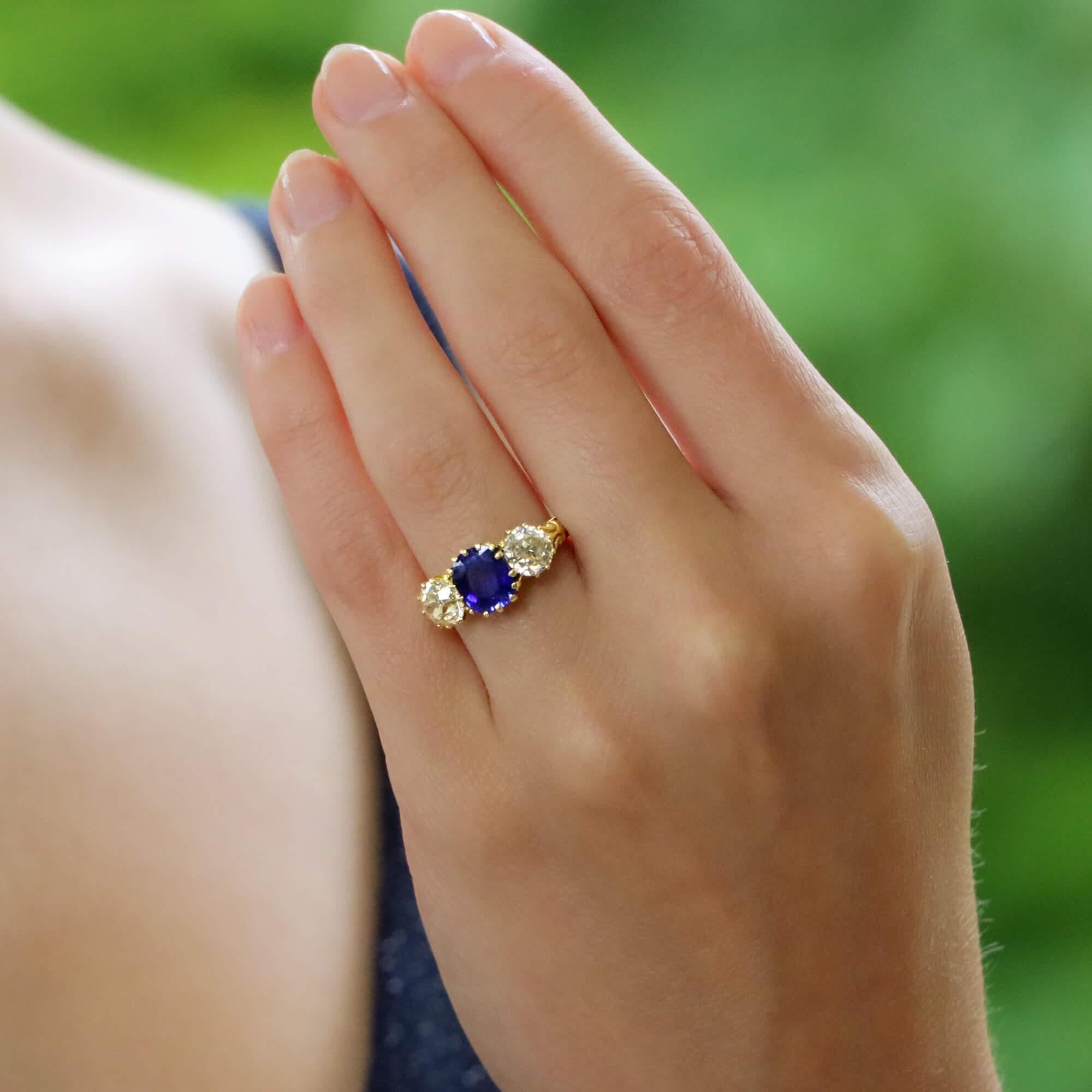 antique cornflower blue sapphire ring