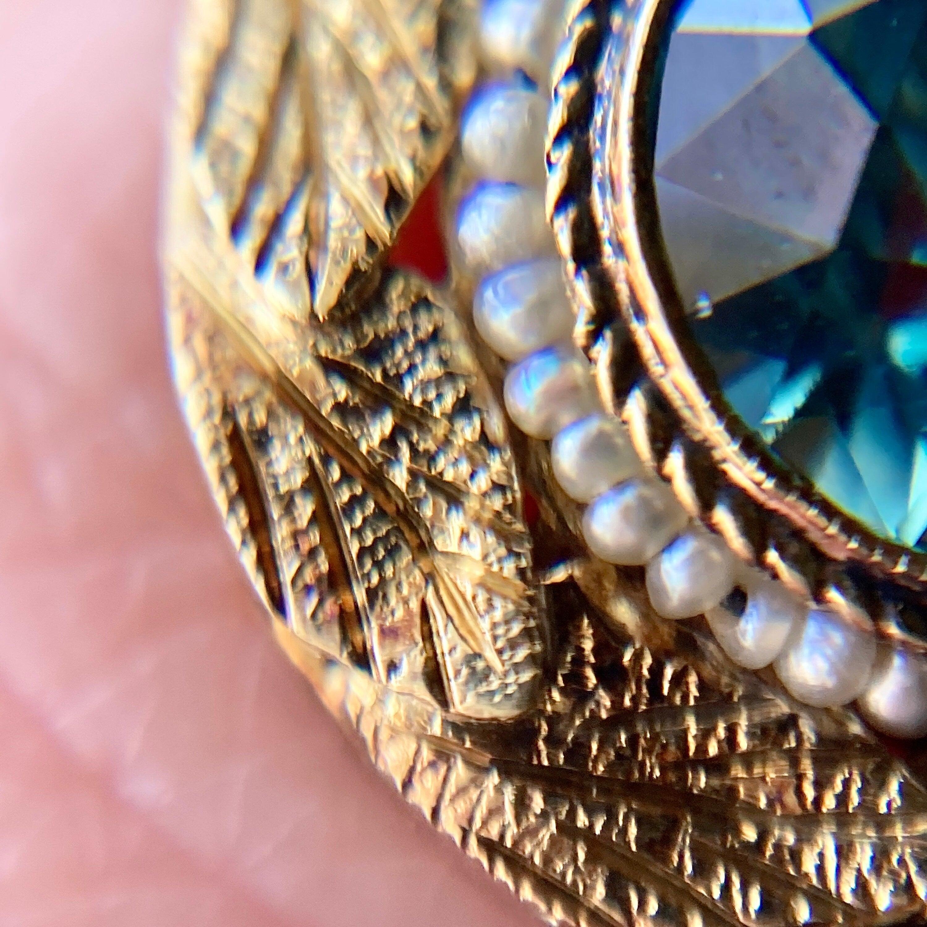Donna Collana vittoriana con zircone blu in oro 14k in vendita