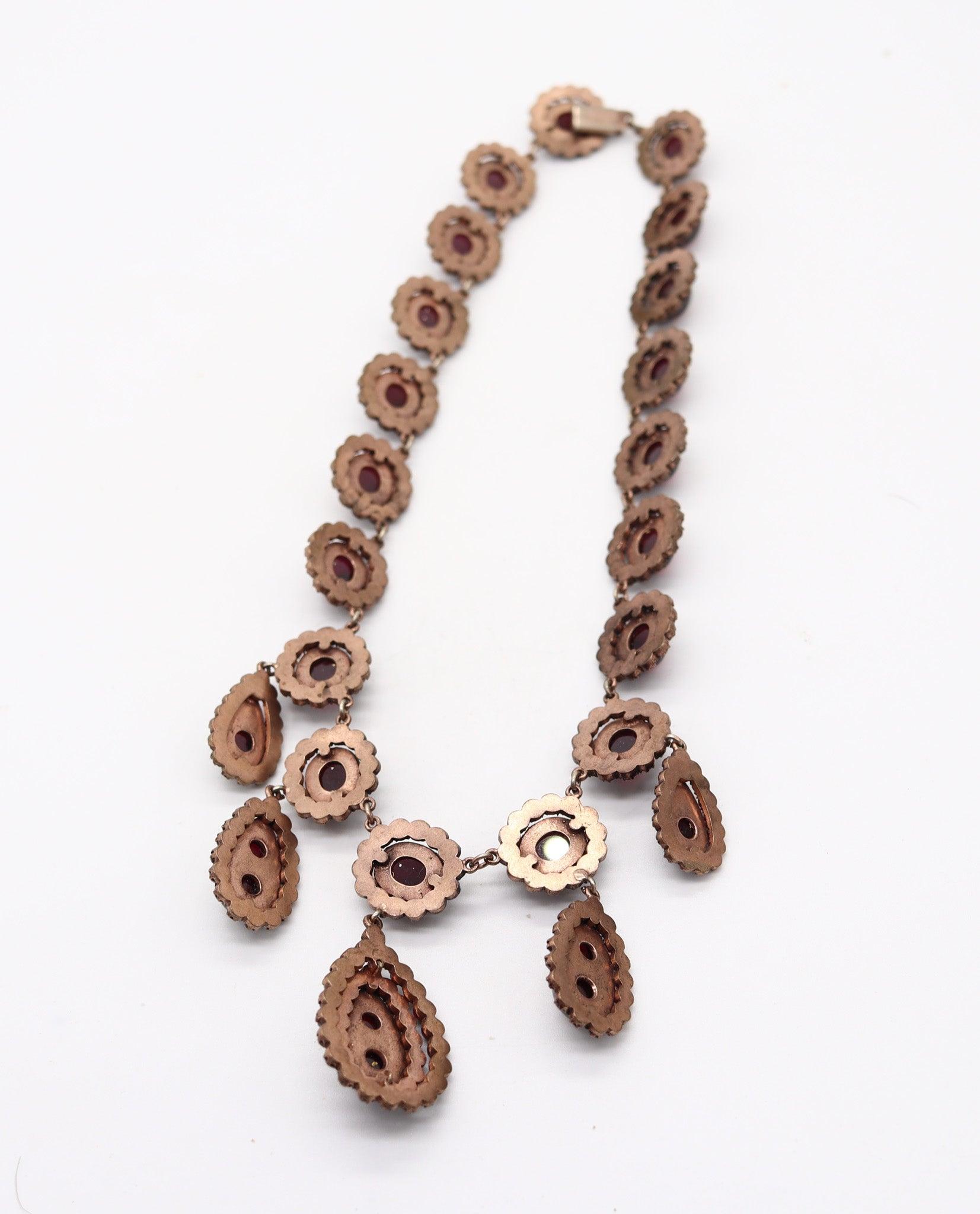VICTORIAN Bohemian 1880 Gilt Festoon Necklace With 112.90 Ctw In Natural Garnets im Angebot 2